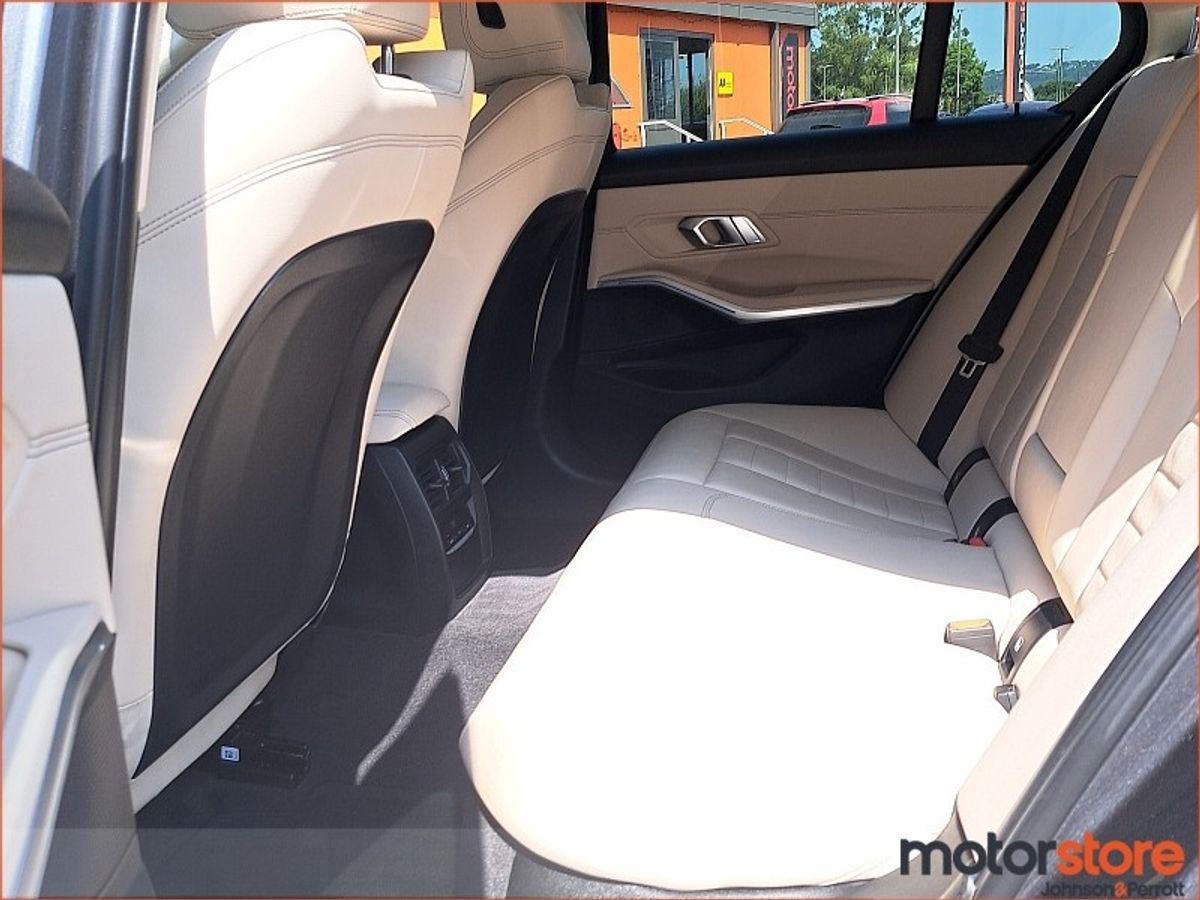 BMW 3-Series 318d Sport