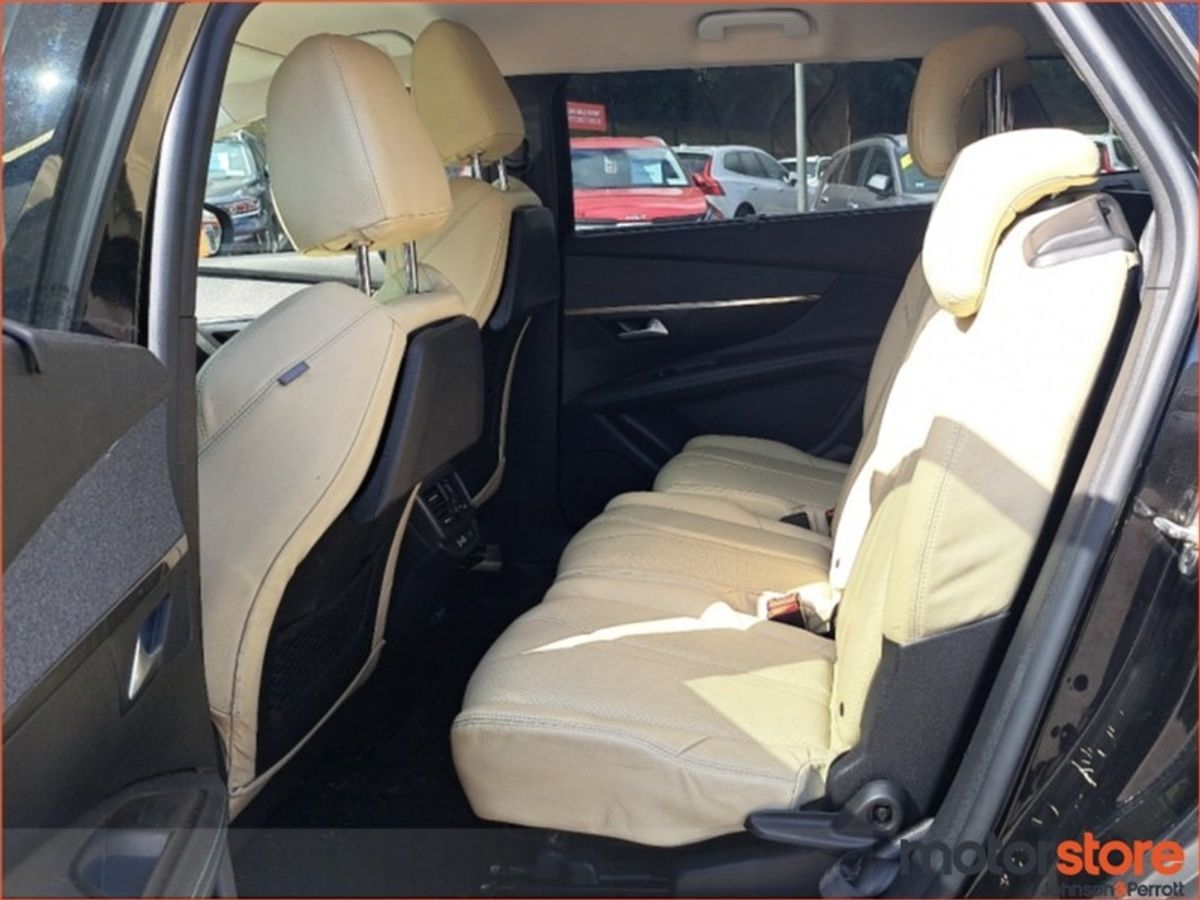 Peugeot 5008 1.5 BlueHDi 130bhp Allure