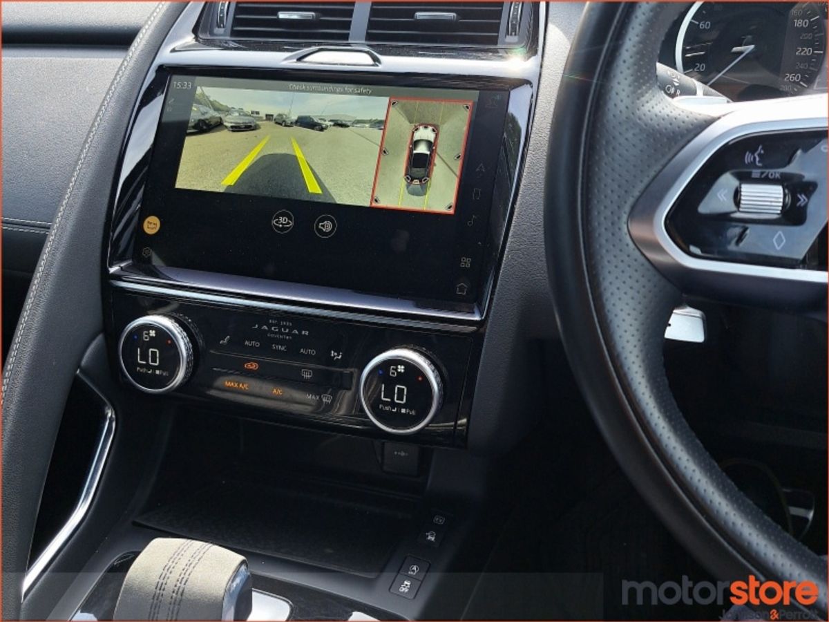 Jaguar E-Pace 1.5 I3 PHEV 300 PS AWD R-Dynamic S