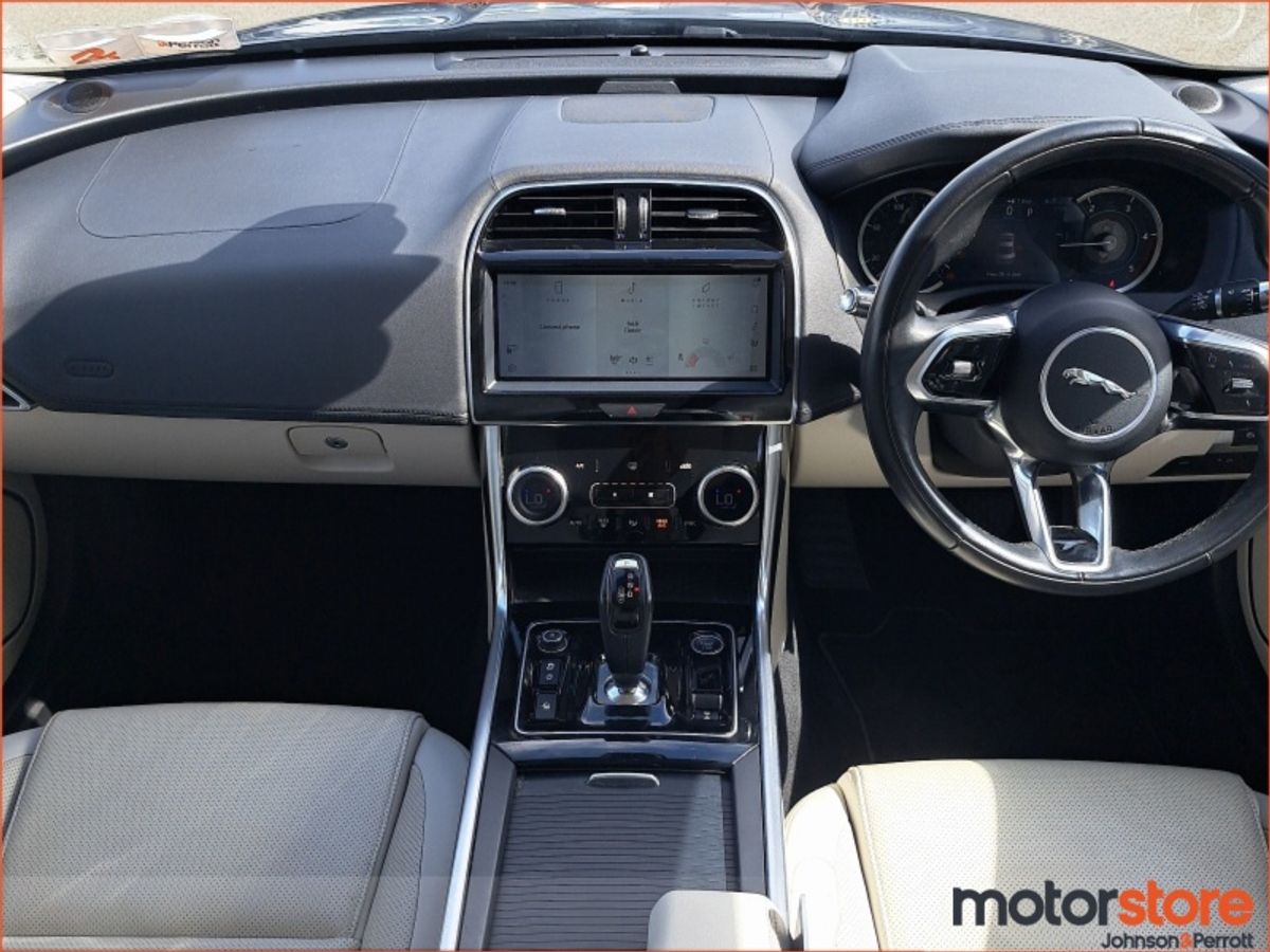 Jaguar XE 2.0D I4 204 PS RWD S