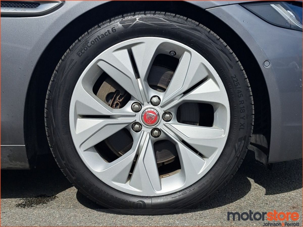 Jaguar XE 2.0D I4 204 PS RWD S