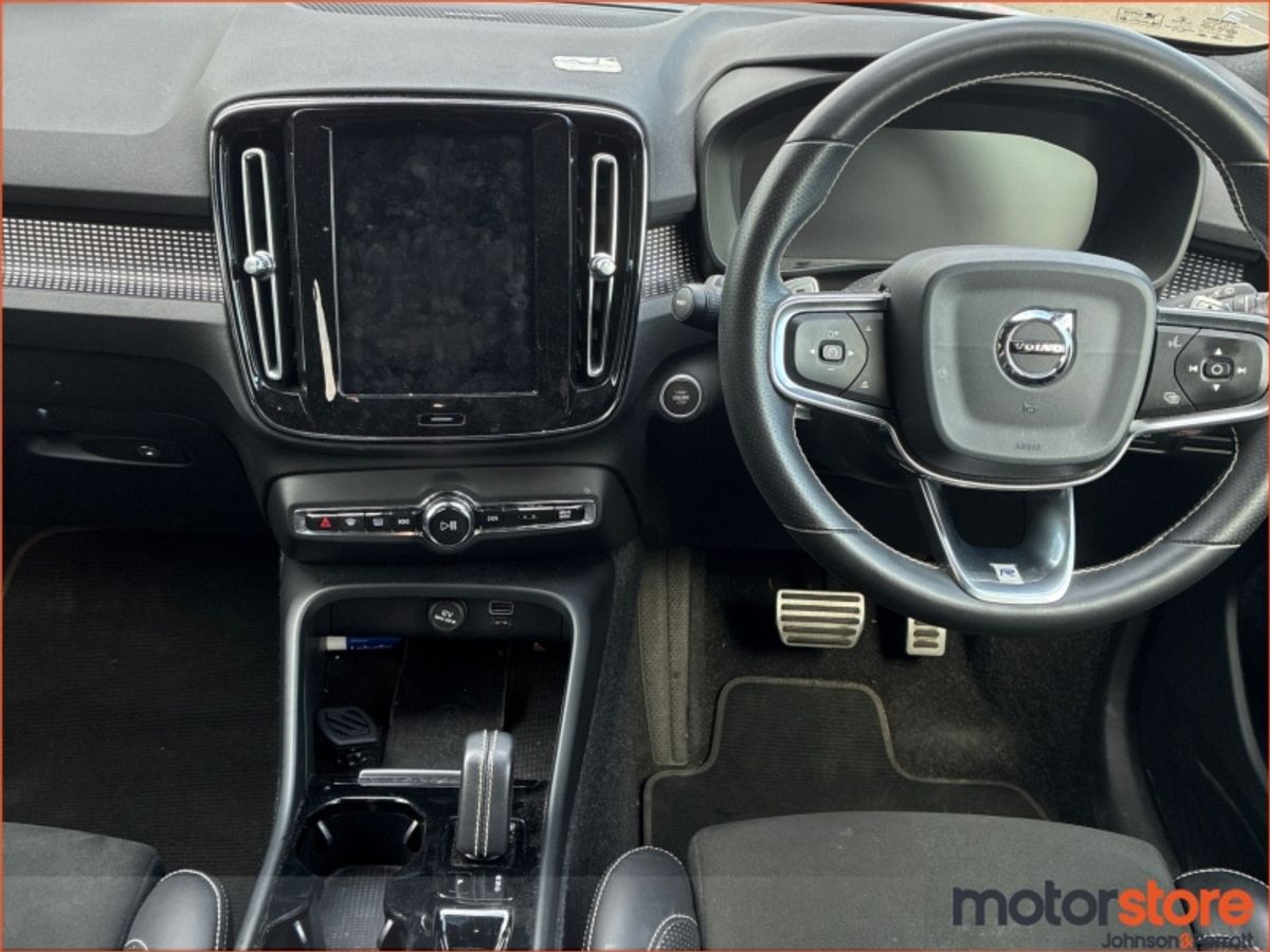 Volvo XC40 D3 (150hp) R-Design Pro Auto