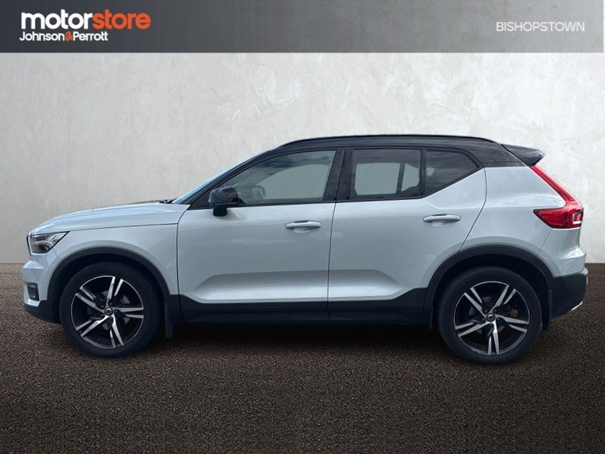 Volvo XC40 D3 (150hp) R-Design Pro Auto