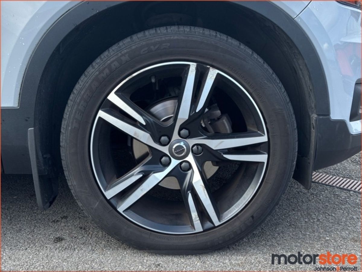 Volvo XC40 D3 (150hp) R-Design Pro Auto