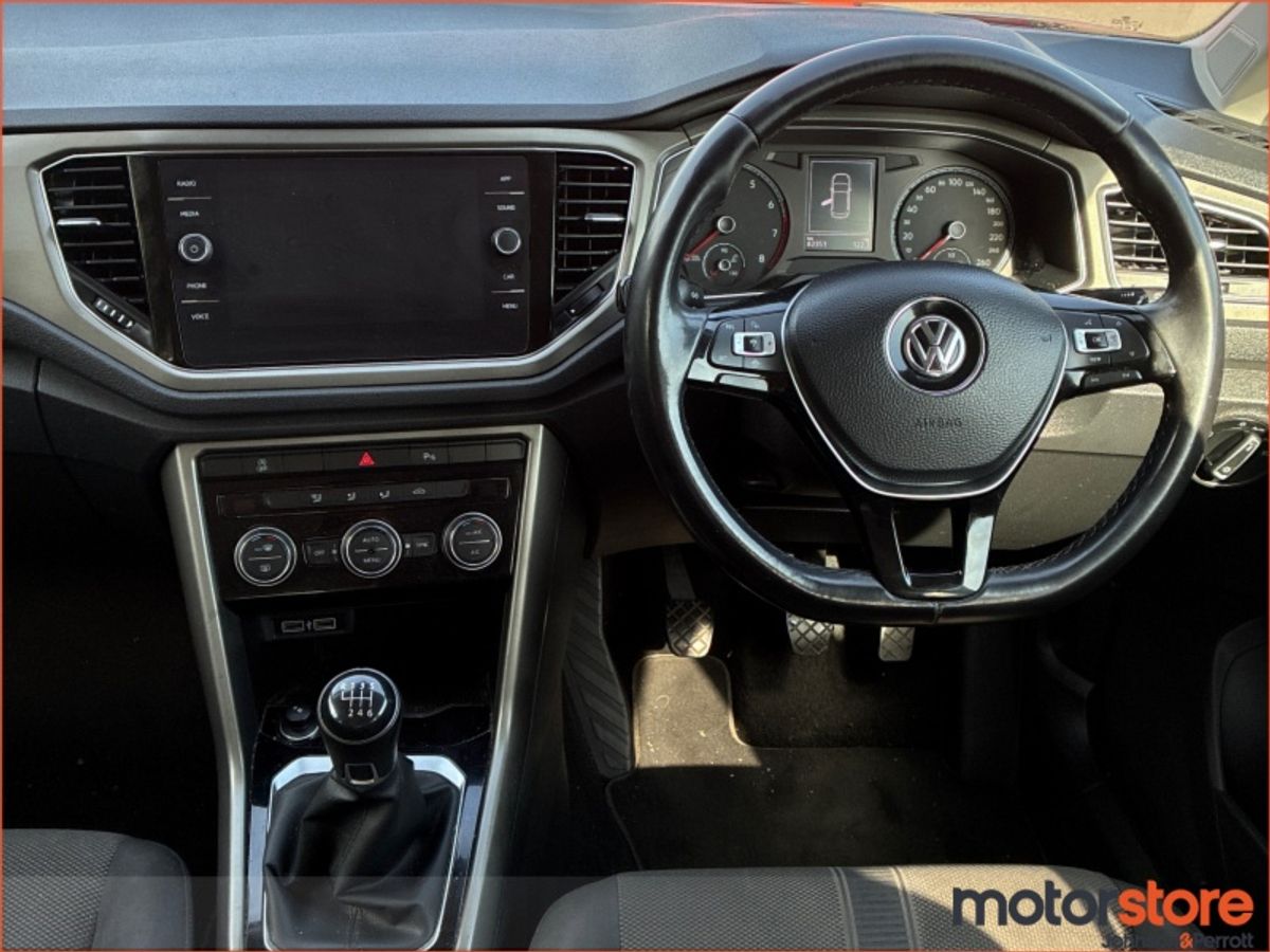 Volkswagen T-Roc 1.5 TSI 150bhp Design 1 owner 