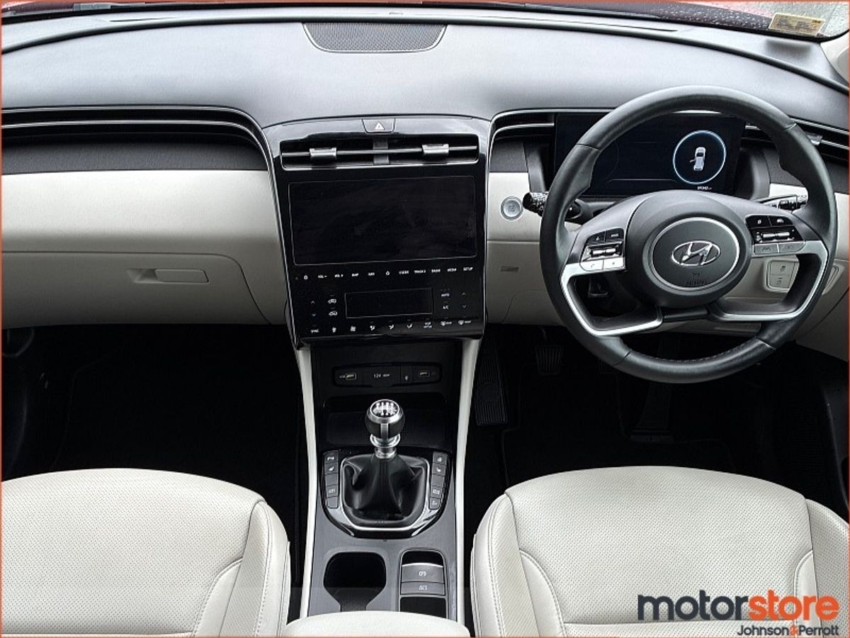 Hyundai Tucson 2WD Executive Plus w 2 Tone Roof