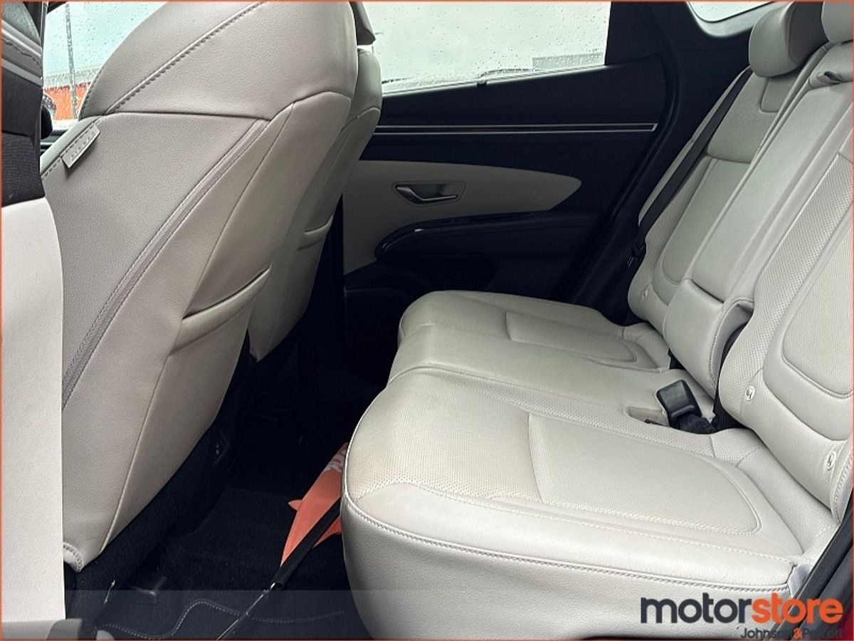 Hyundai Tucson 2WD Executive Plus w 2 Tone Roof