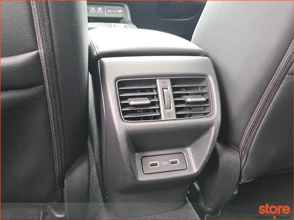 Honda Civic 2.0 i-MMD Hybrid Advance with Sunroof & Great Spec