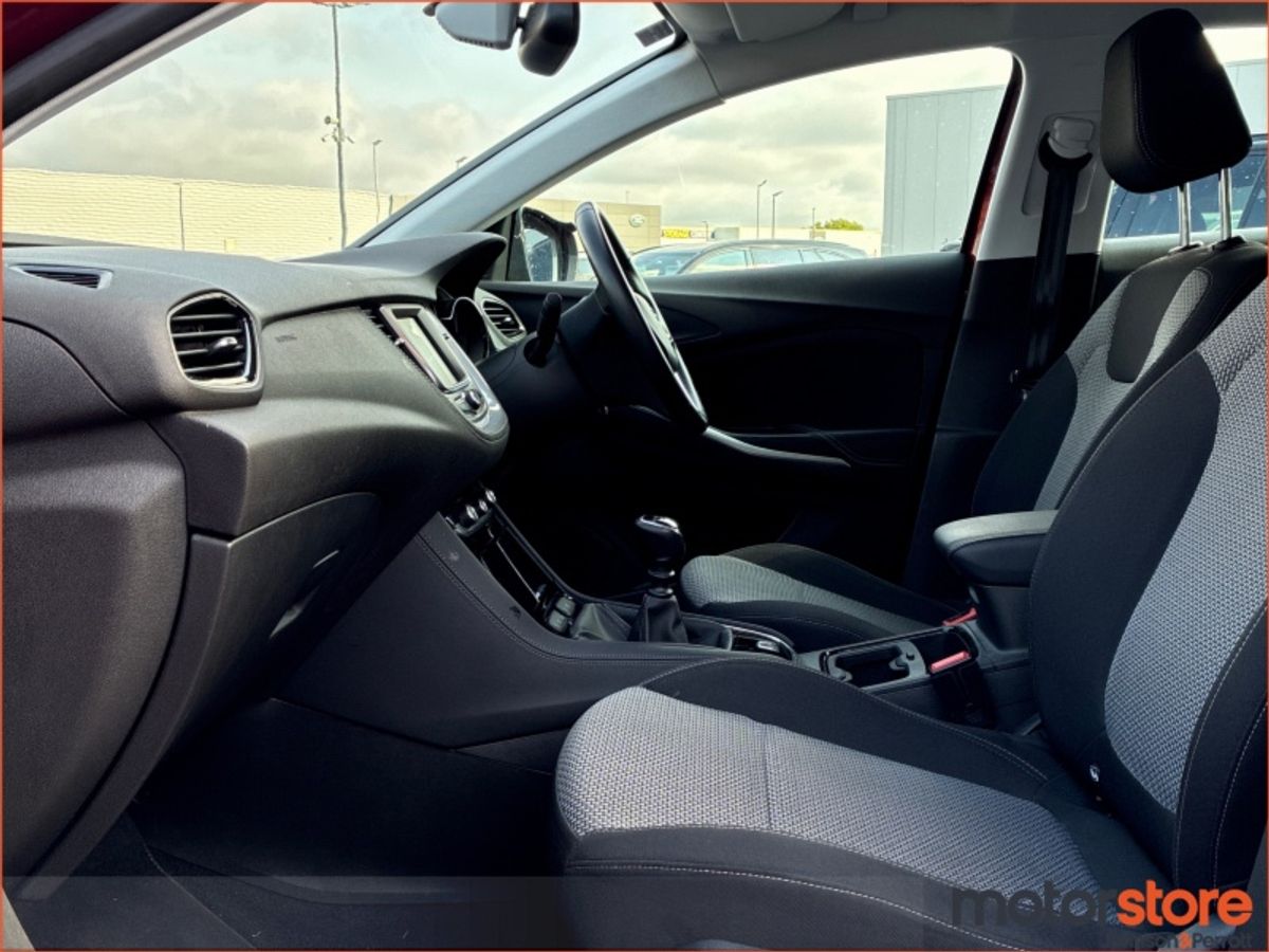 Opel Grandland X 1.2i 130PS SC -