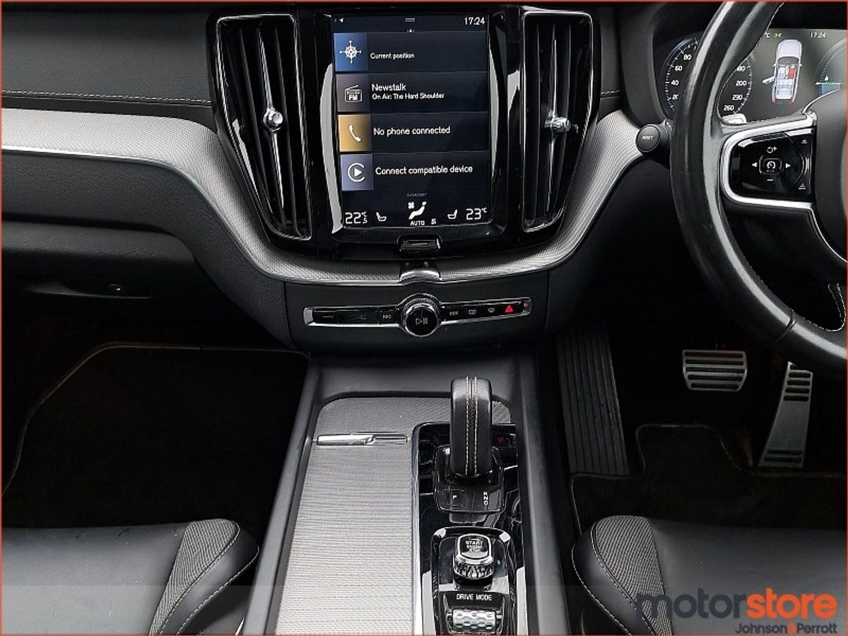 Volvo XC60 T8 (390hp) PHEV R-Design Pro Auto AWD