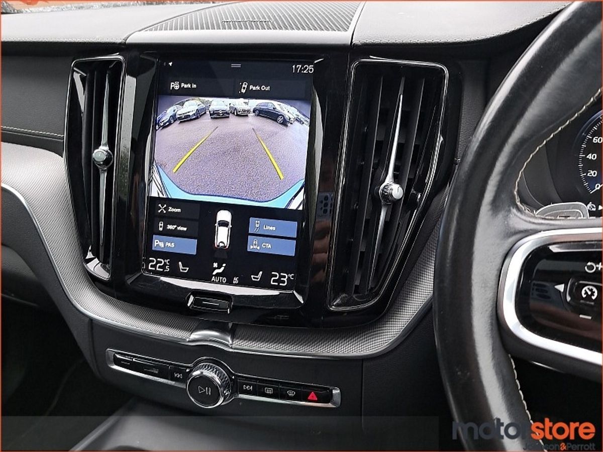 Volvo XC60 T8 (390hp) PHEV R-Design Pro Auto AWD