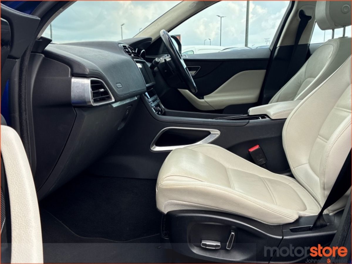 Jaguar F-Pace RWD 2.0 D 180PS Chequered Flag Auto