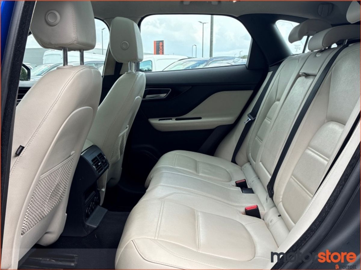 Jaguar F-Pace RWD 2.0 D 180PS Chequered Flag Auto