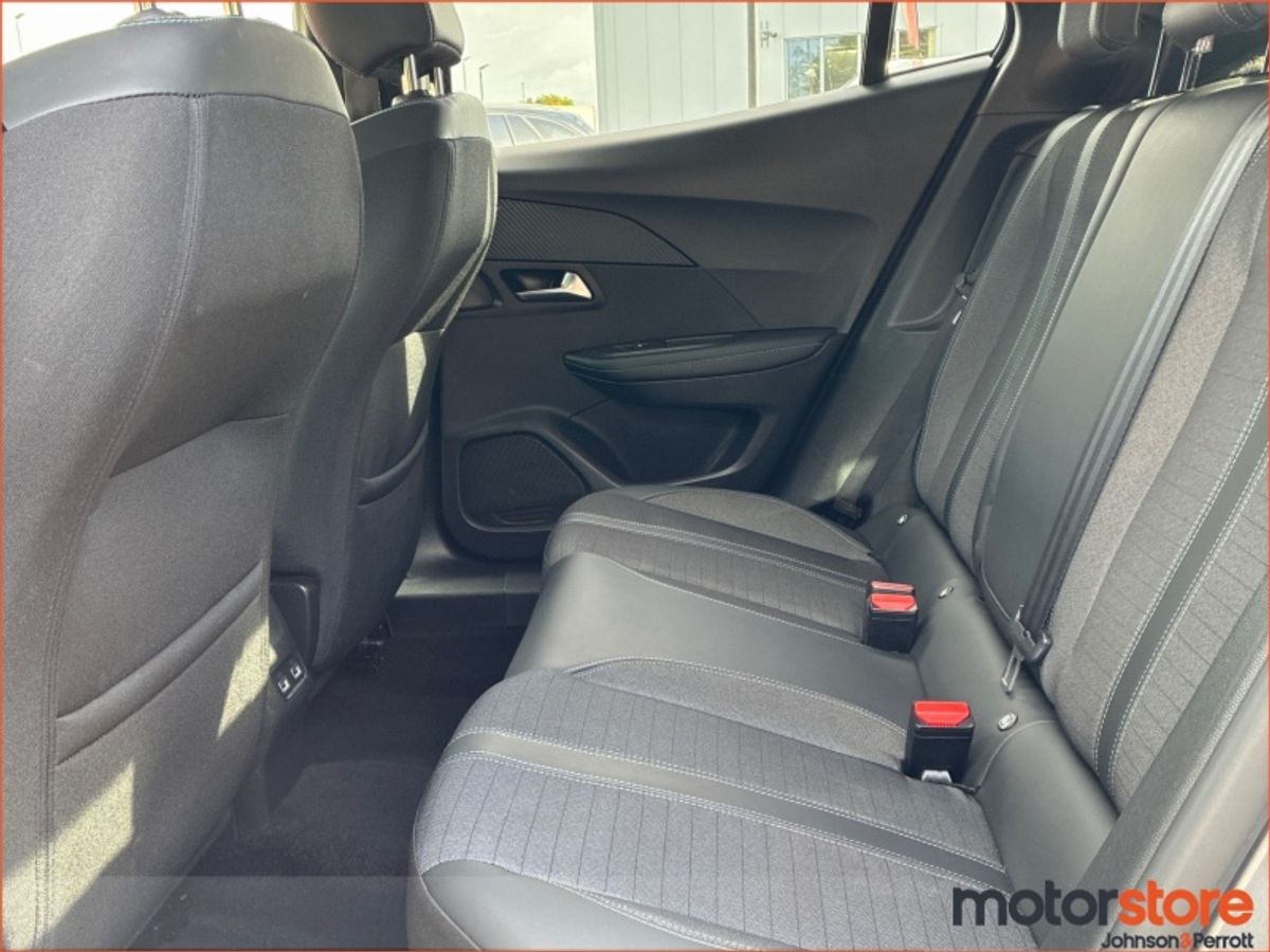 Peugeot 2008 Electric 136bhp (50 kWh) Allure