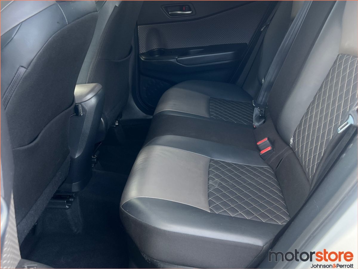 Toyota C-HR **DEPOSIT TAKEN**1.8 HYBRID LUNA - Bi-Tone