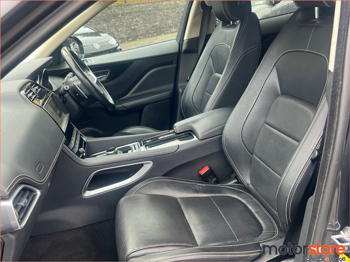Jaguar F-Pace ** DEPOSIT TAKEN ** RWD 2.0 D 180PS R-Sport Auto