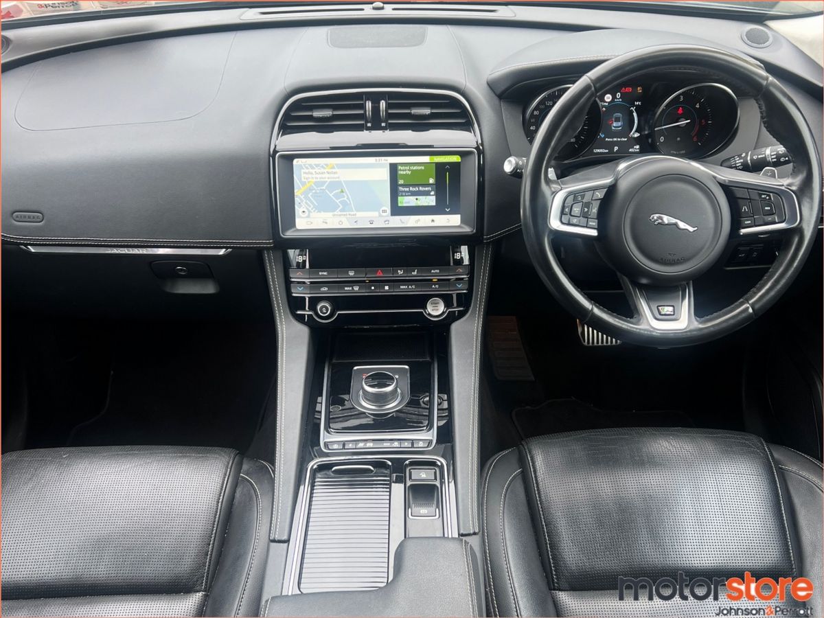 Jaguar F-Pace ** DEPOSIT TAKEN ** RWD 2.0 D 180PS R-Sport Auto