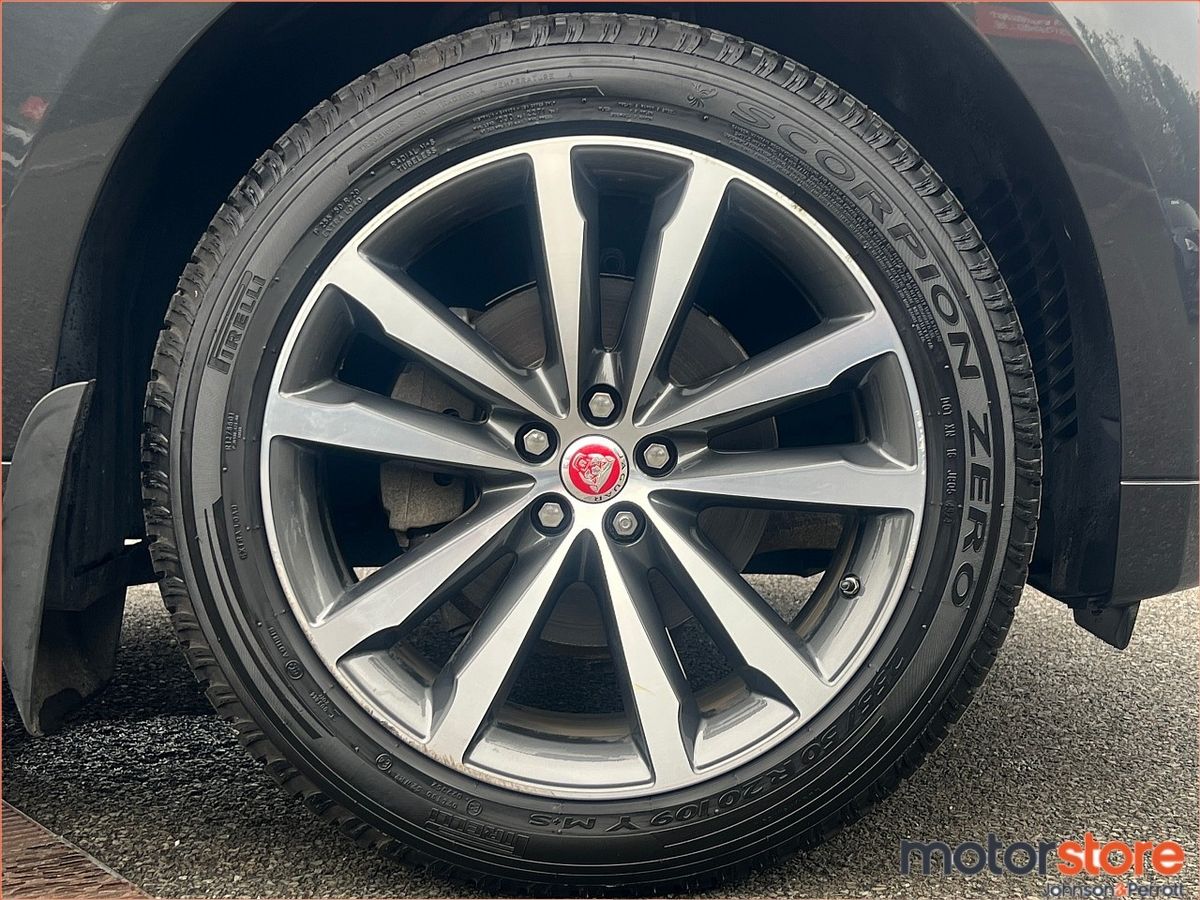 Jaguar F-Pace ** DEPOSIT TAKEN ** RWD 2.0 D 180PS R-Sport Auto