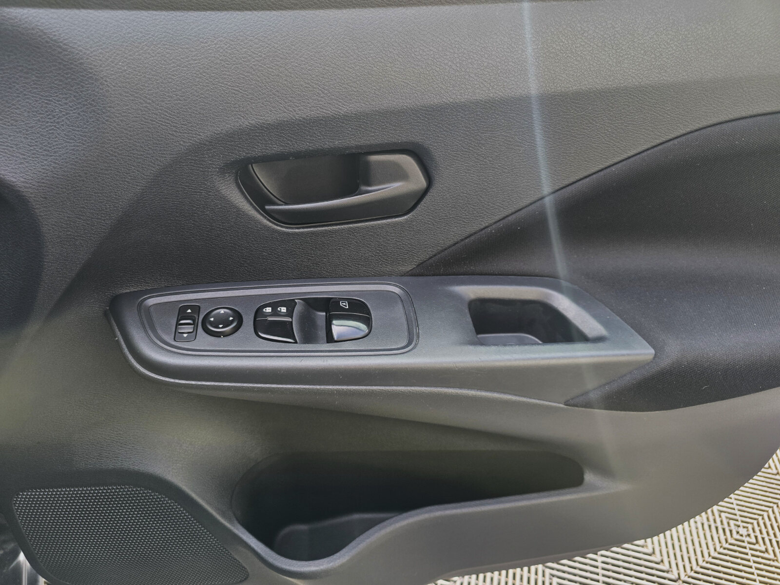 2018 Nissan Micra 1.0 SV Petrol - Image 20