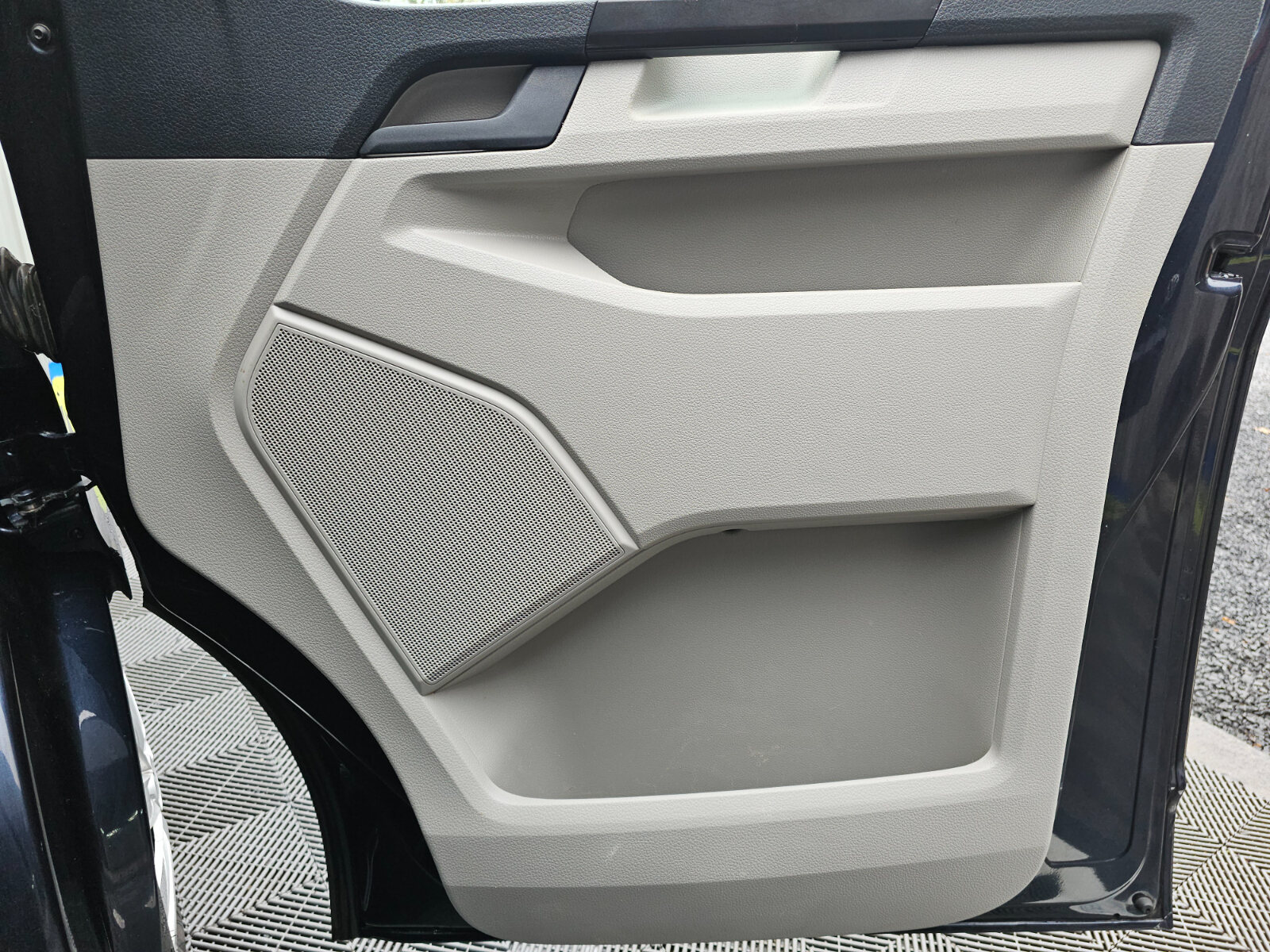 2018 Volkswagen Transporter 2.0D - Image 17