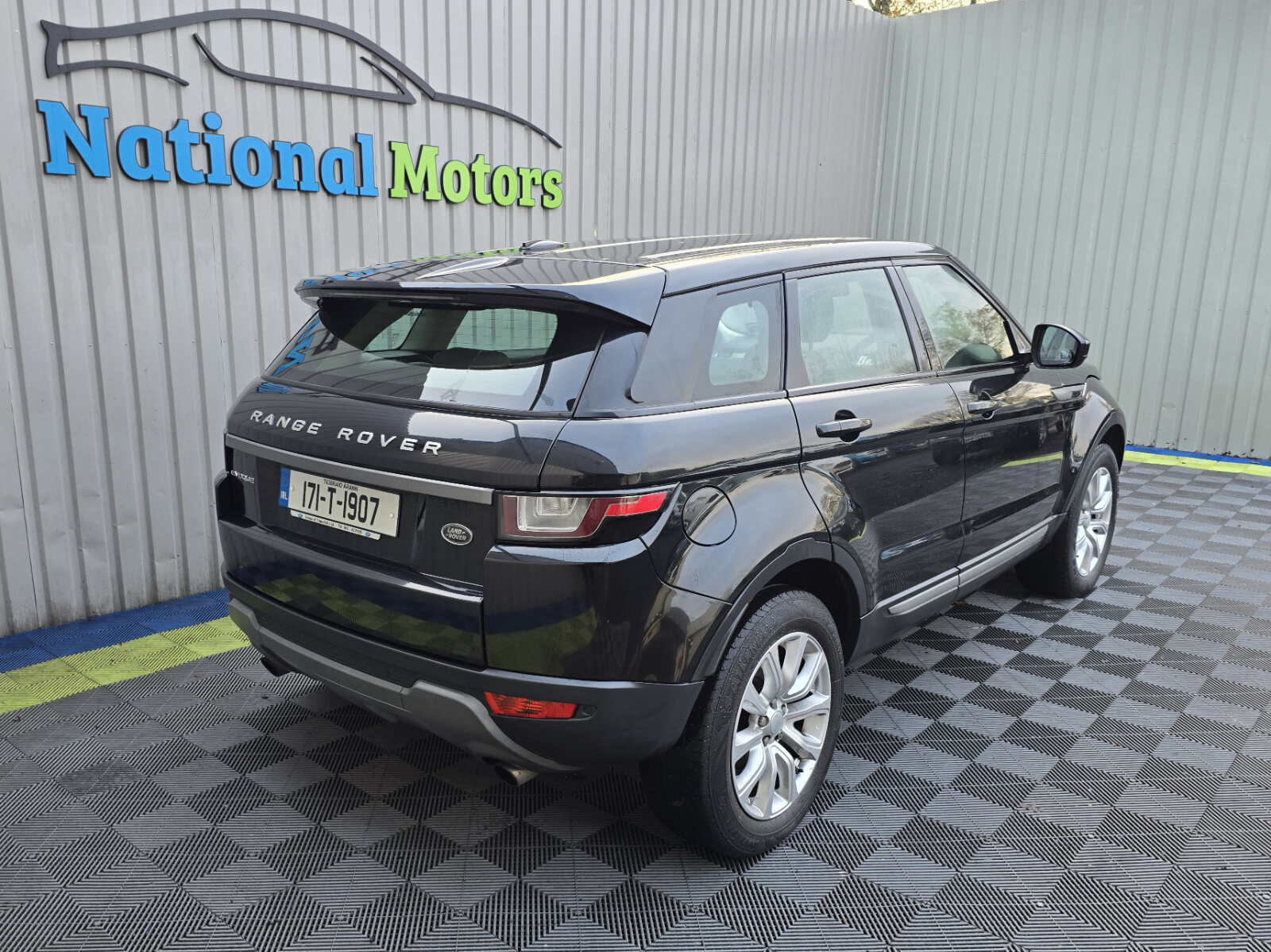 2017 Range Rover Evoque 2.0 TD4 SE Automatic - Image 3