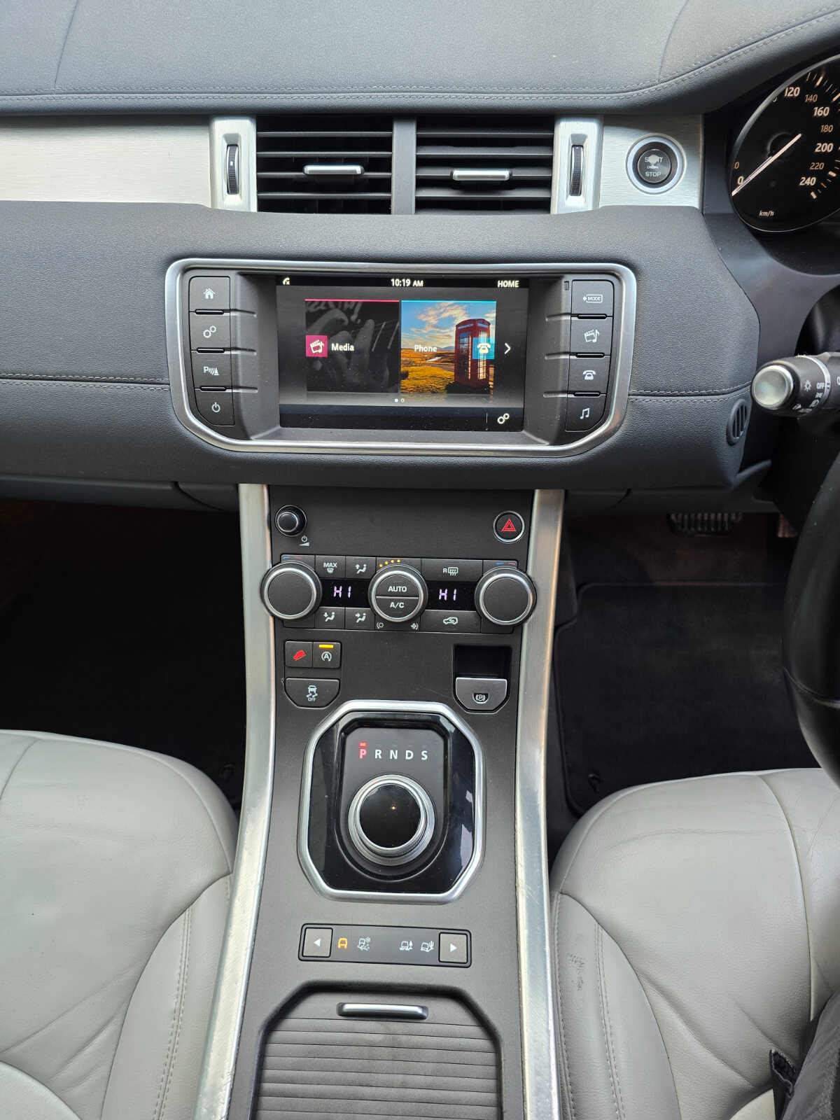 2017 Range Rover Evoque 2.0 TD4 SE Automatic - Image 14