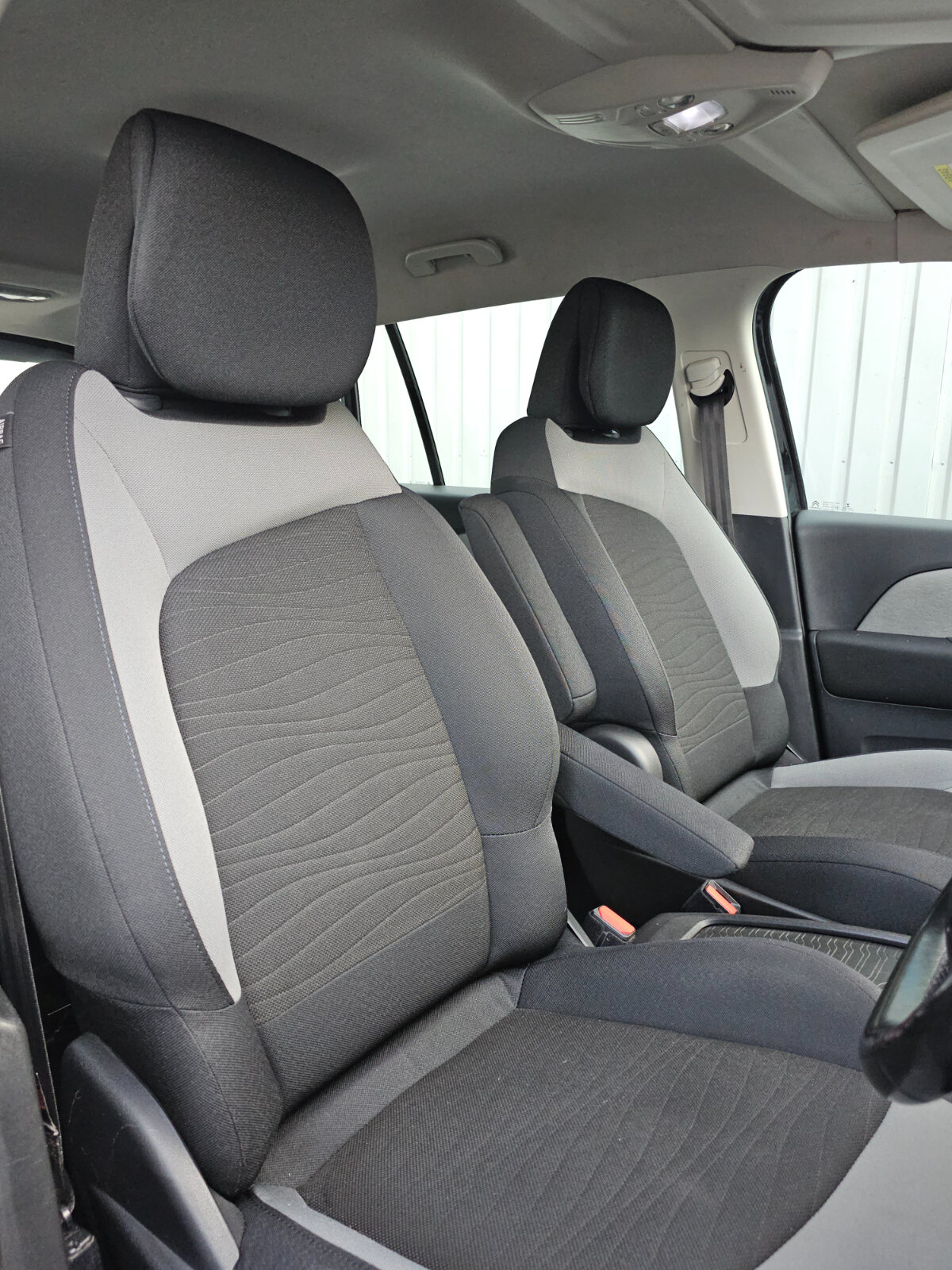2015 Citroen C4 1.6 petrol AUTOMATIC 7 seater - Image 12