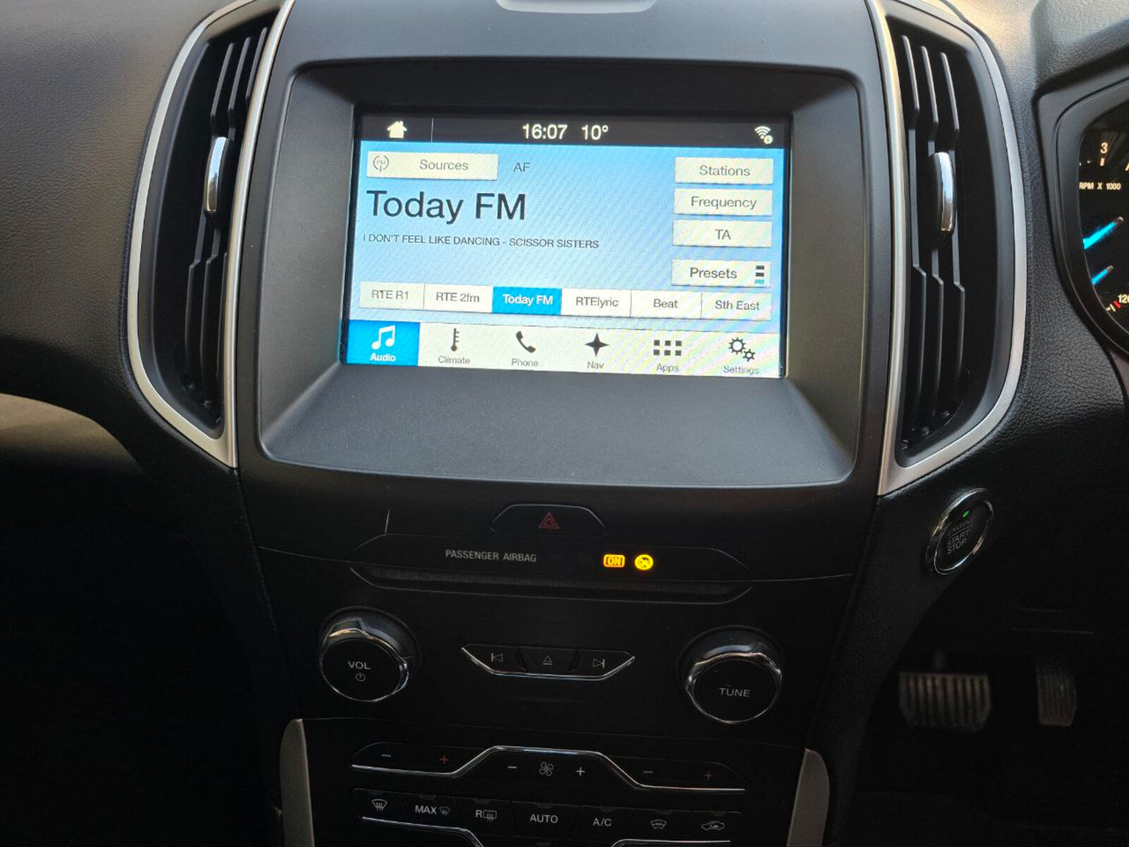 2016 Ford Galaxy 2.0D TDCi Zetec Automatic - Image 16