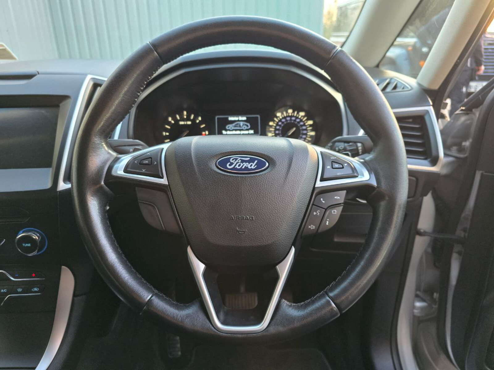 2016 Ford Galaxy 2.0D TDCi Zetec Automatic - Image 17
