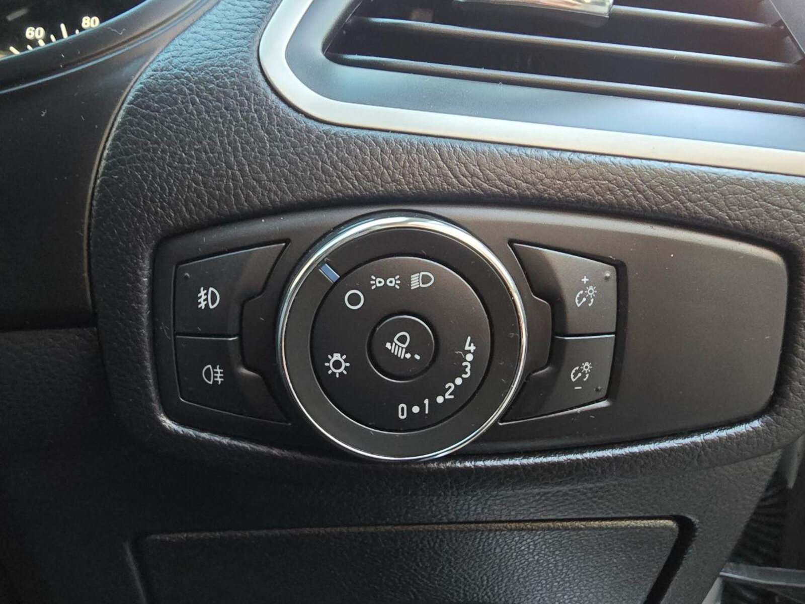 2016 Ford Galaxy 2.0D TDCi Zetec Automatic - Image 18