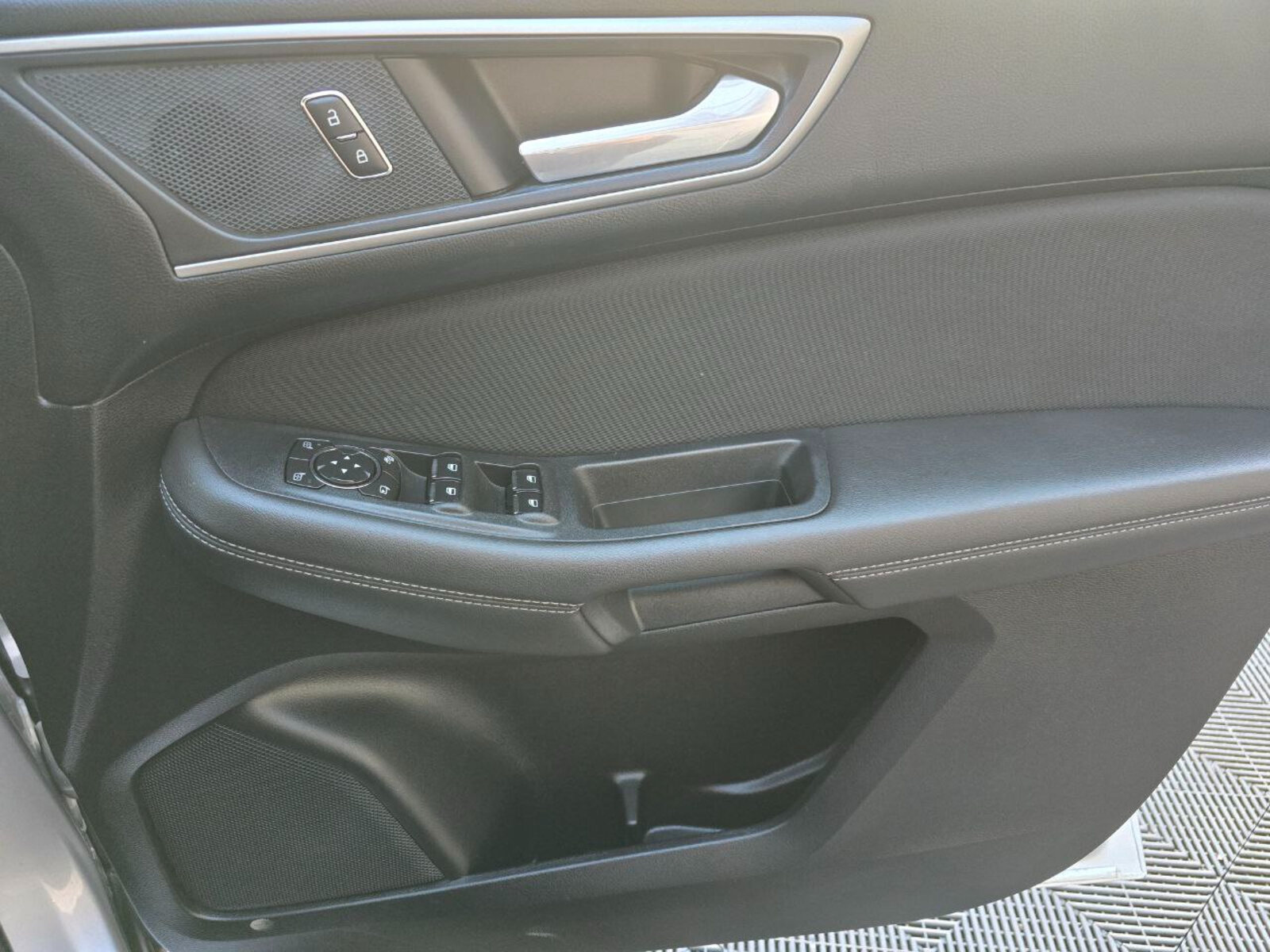 2016 Ford Galaxy 2.0D TDCi Zetec Automatic - Image 19