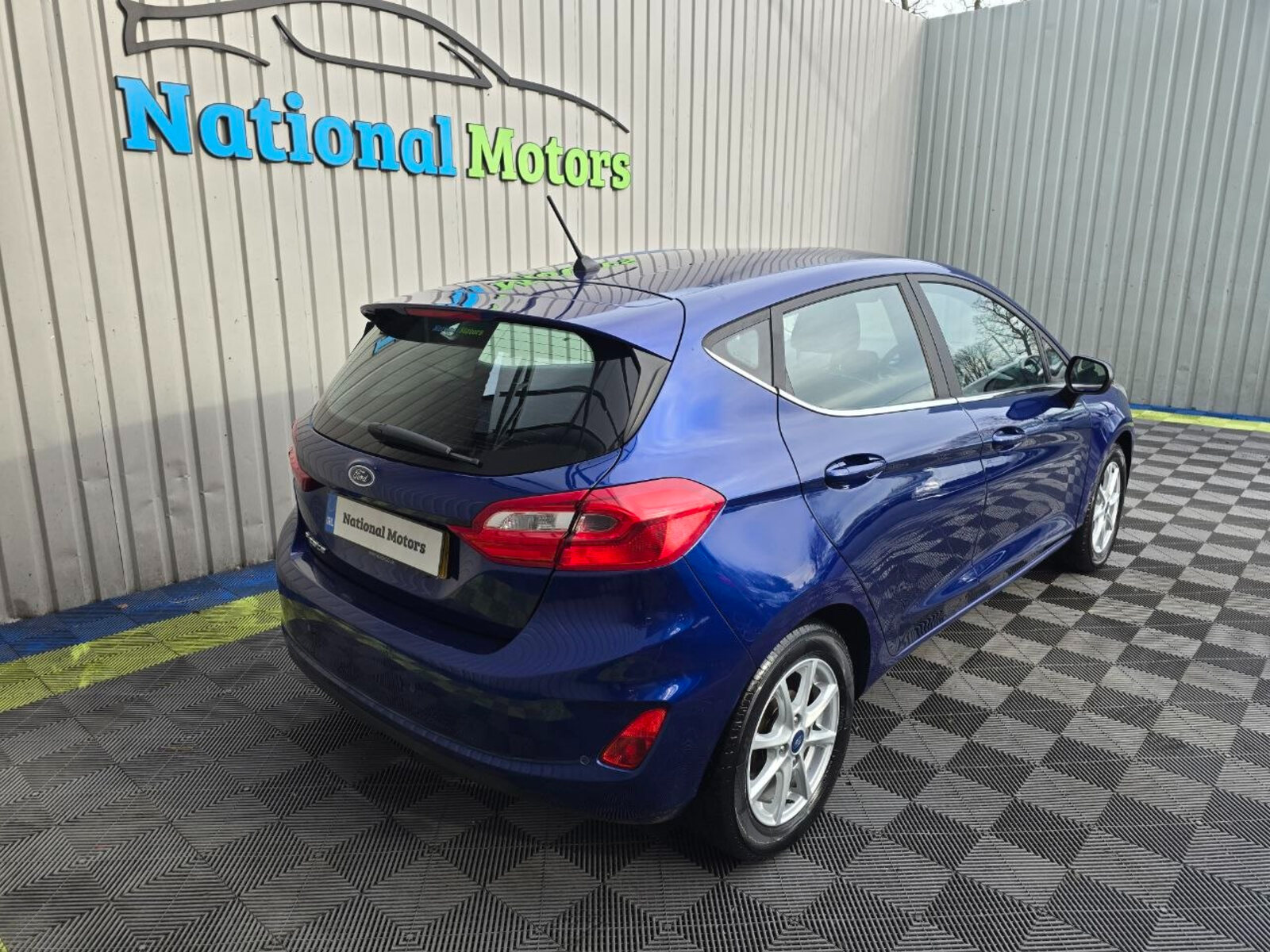 2017 Ford Fiesta 1.1 Petrol ZETEC - Image 3