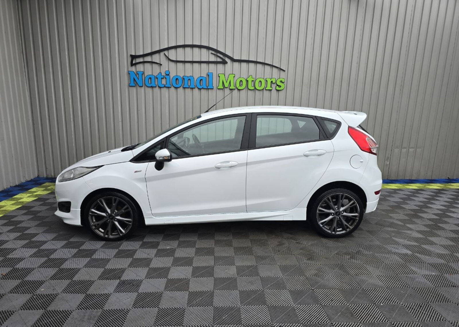 2017 Ford Fiesta ST-LINE 1.0 Petrol - Image 6