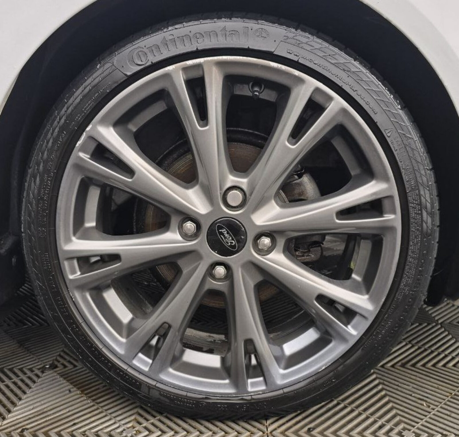 2017 Ford Fiesta ST-LINE 1.0 Petrol - Image 9