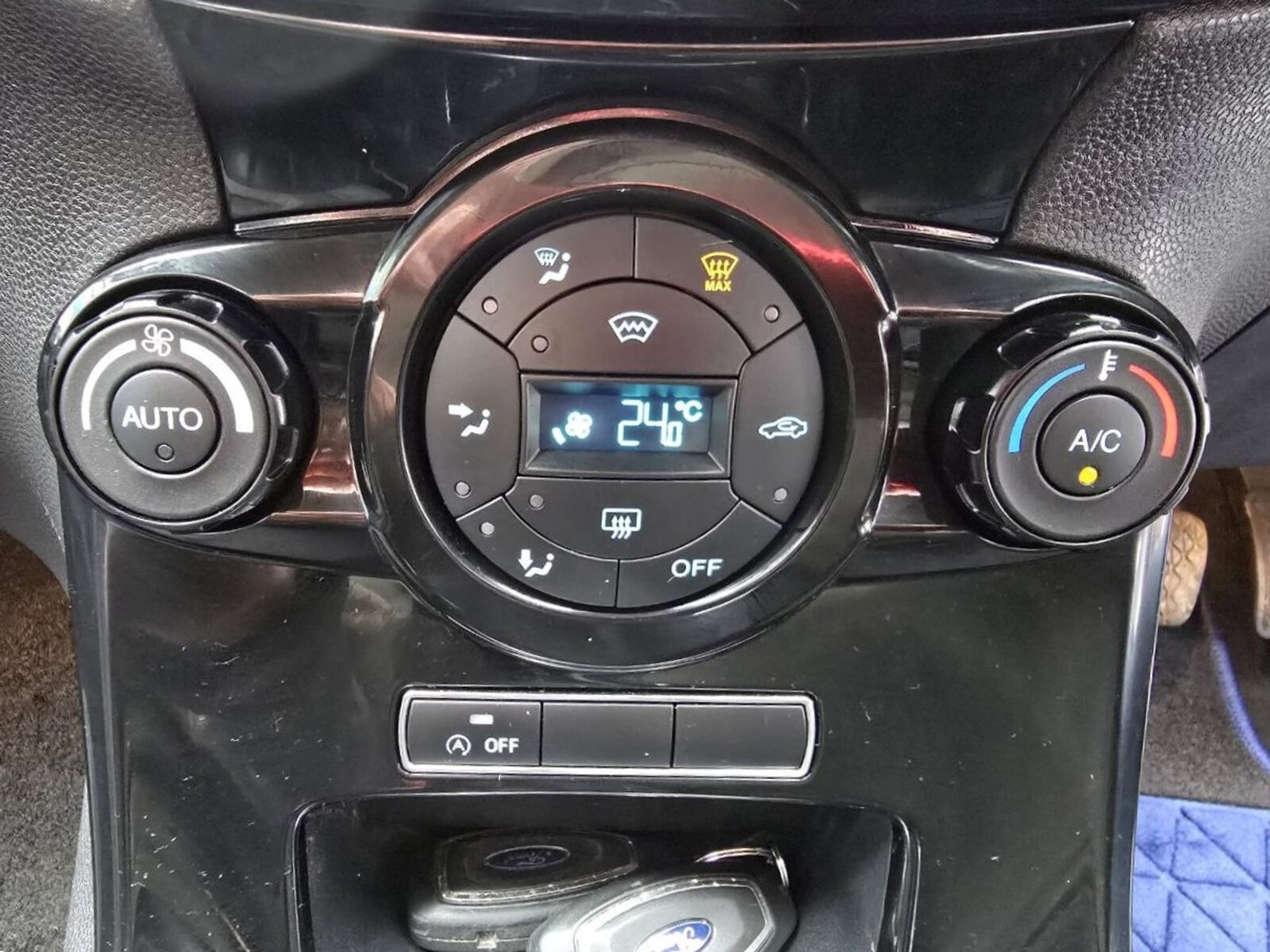2015 Ford Fiesta TITANIUM 1.0 Petrol - Image 15