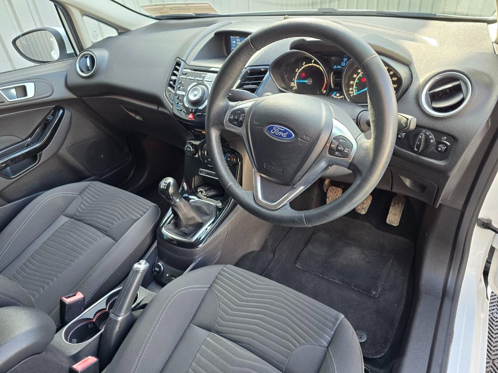 2015 Ford Fiesta TITANIUM 1.0 Petrol - Image 7