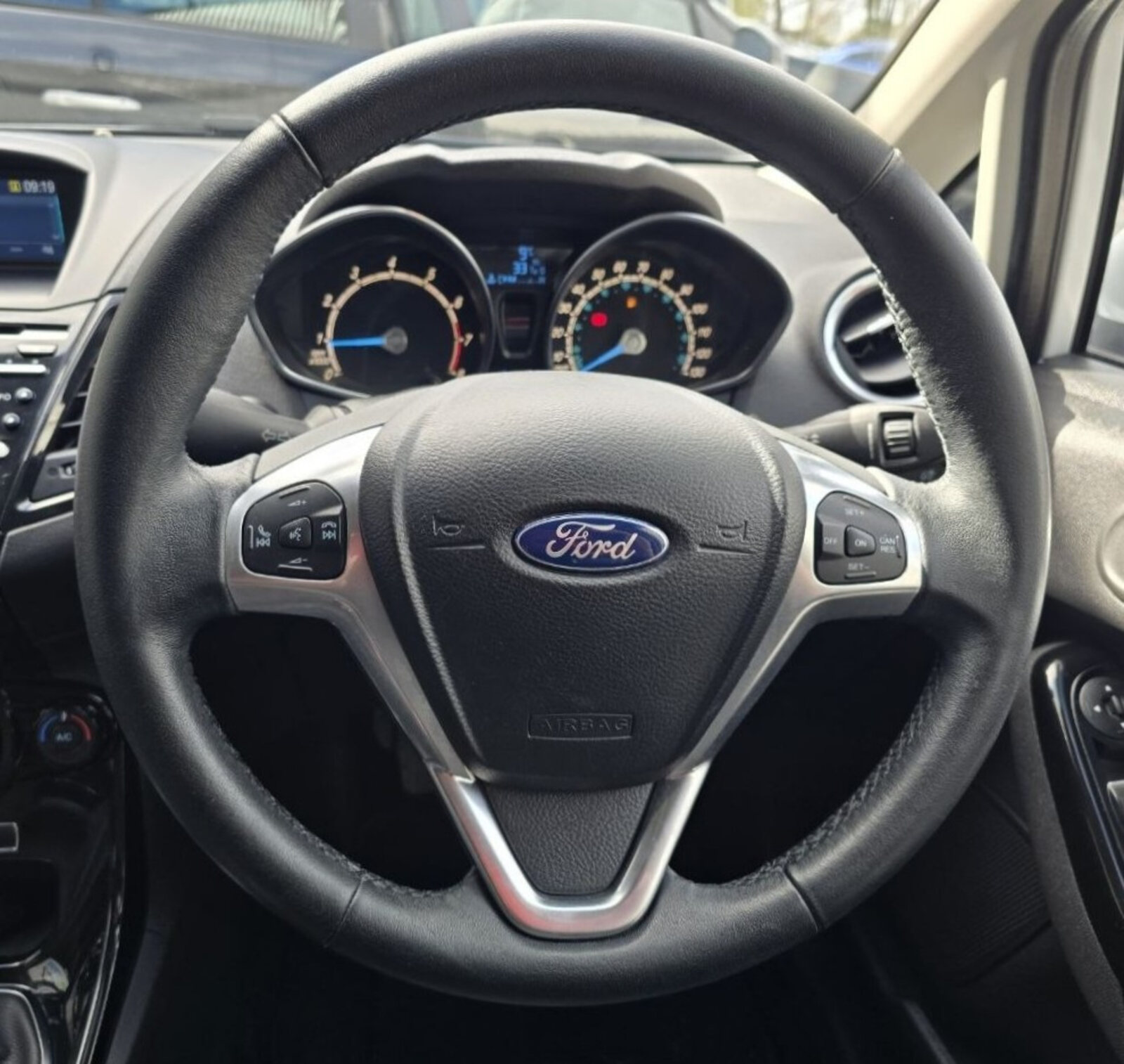 2015 Ford Fiesta TITANIUM 1.0 Petrol - Image 13