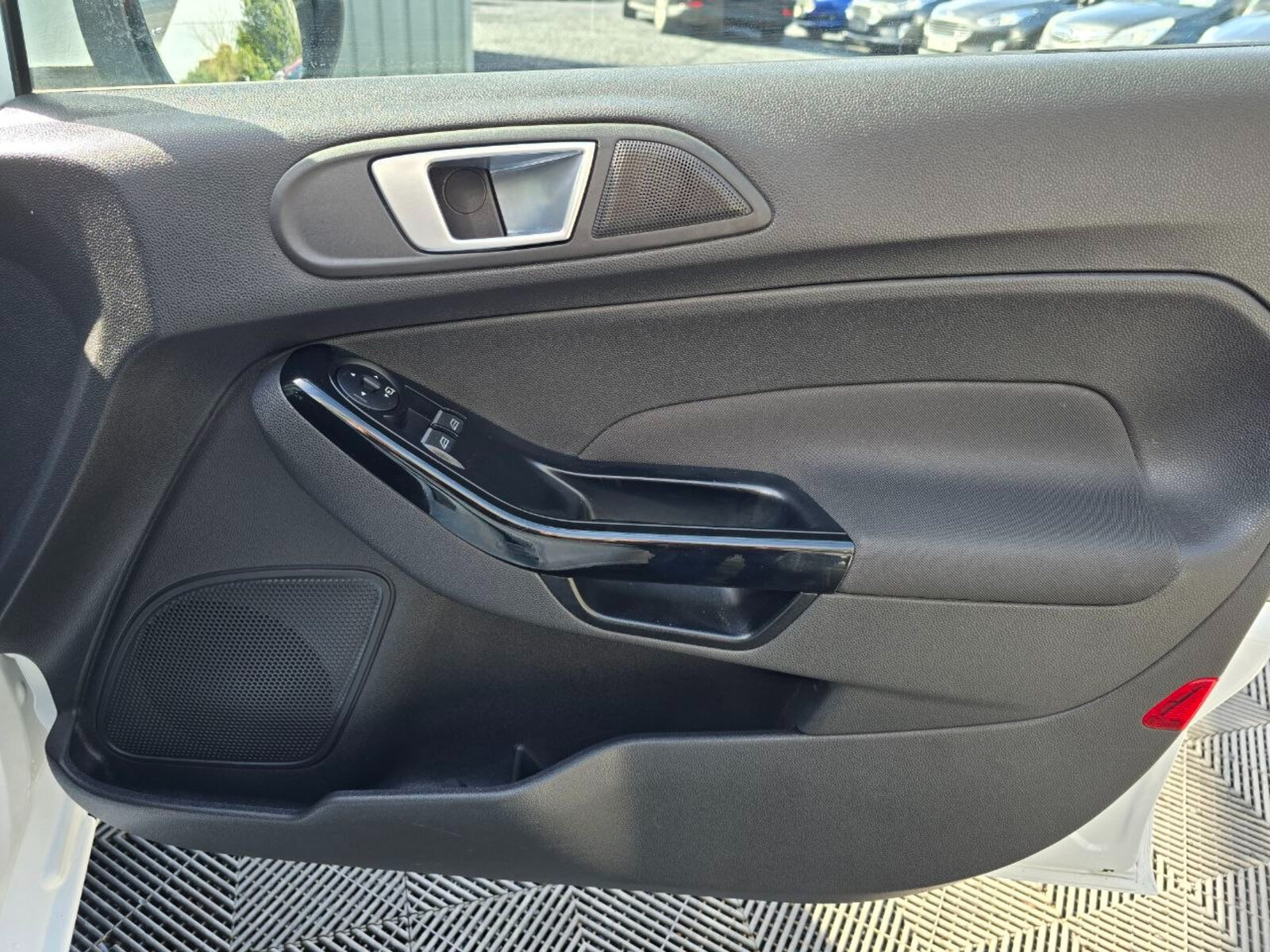 2015 Ford Fiesta TITANIUM 1.0 Petrol - Image 15