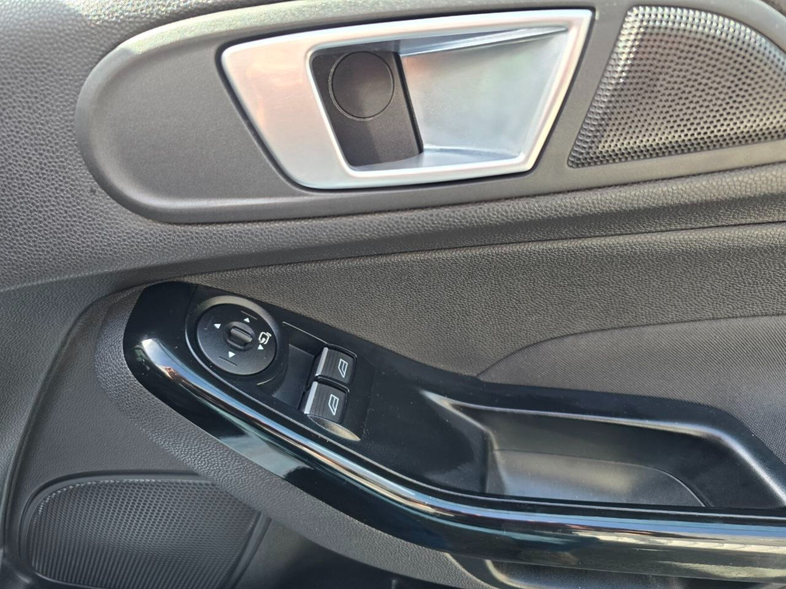 2015 Ford Fiesta TITANIUM 1.0 Petrol - Image 16