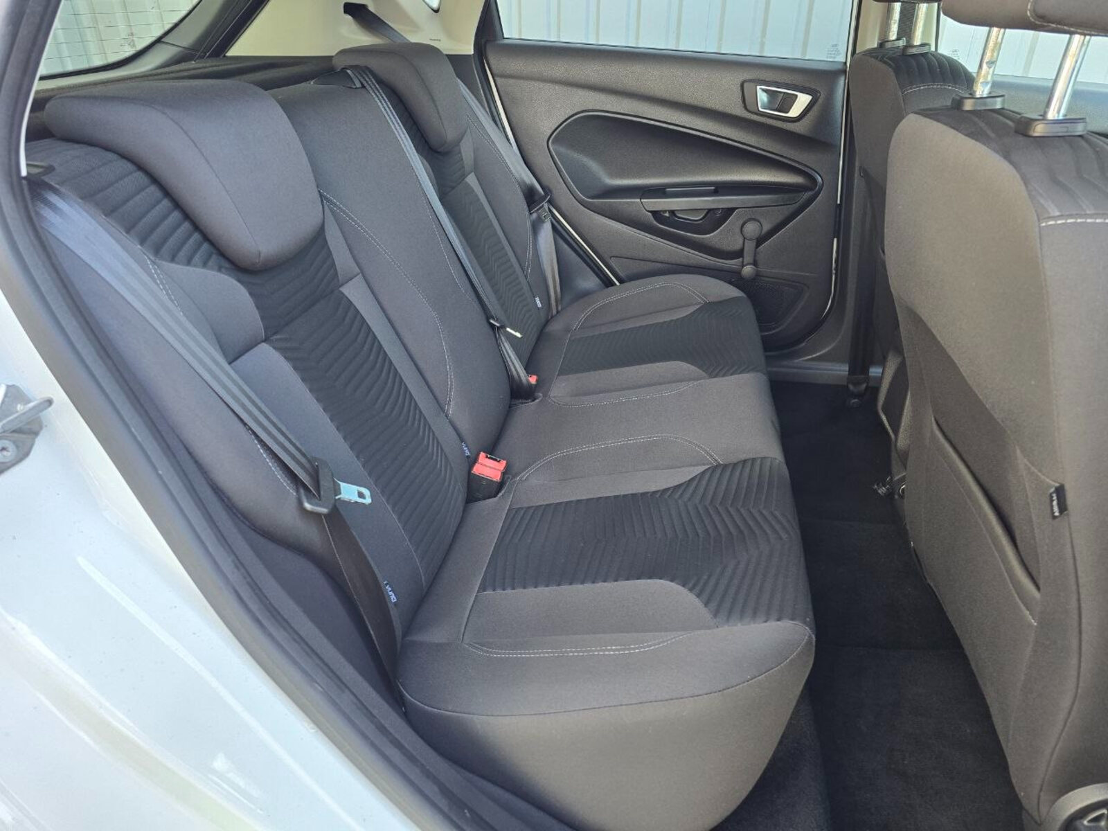 2015 Ford Fiesta TITANIUM 1.0 Petrol - Image 17