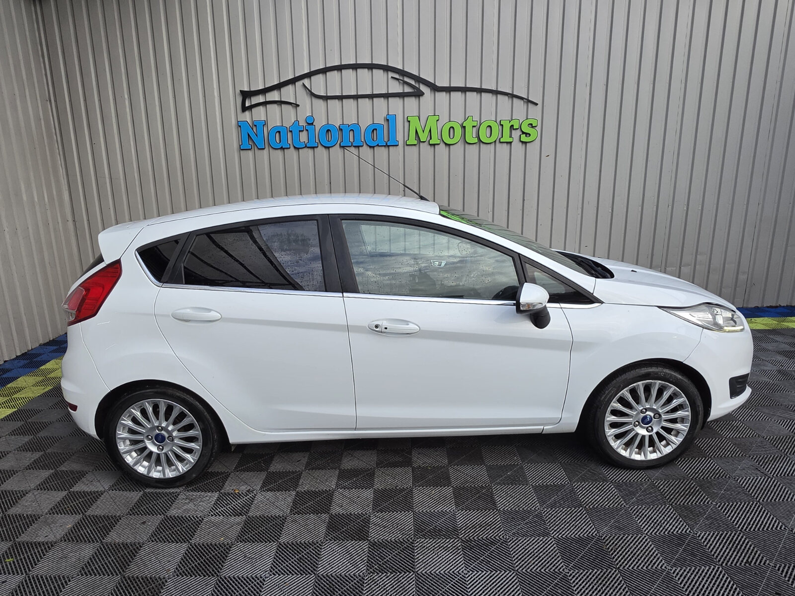 2015 Ford Fiesta 92k mi TITANIUM 1.0 Petrol - Image 2