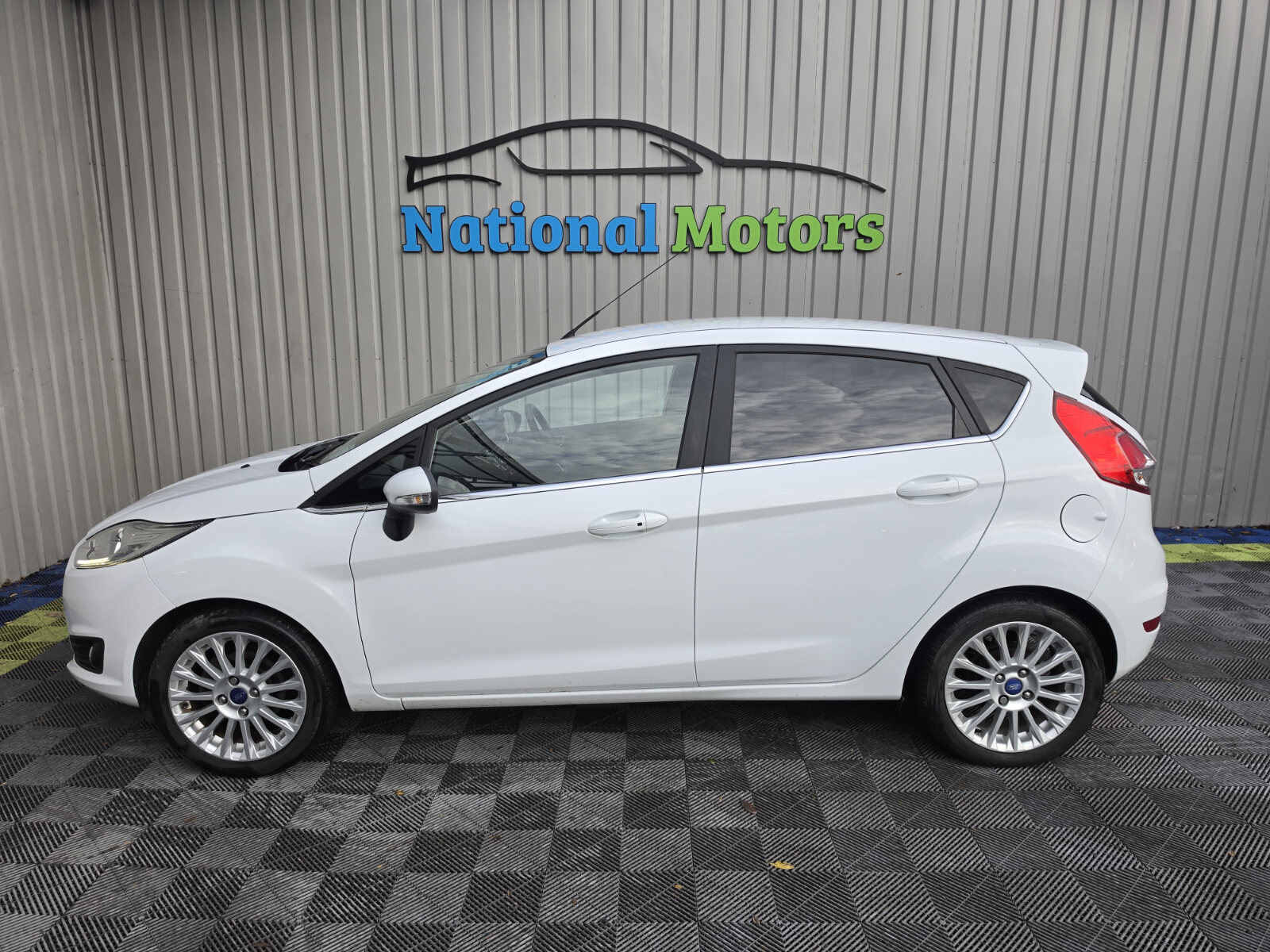 2015 Ford Fiesta 92k mi TITANIUM 1.0 Petrol - Image 6
