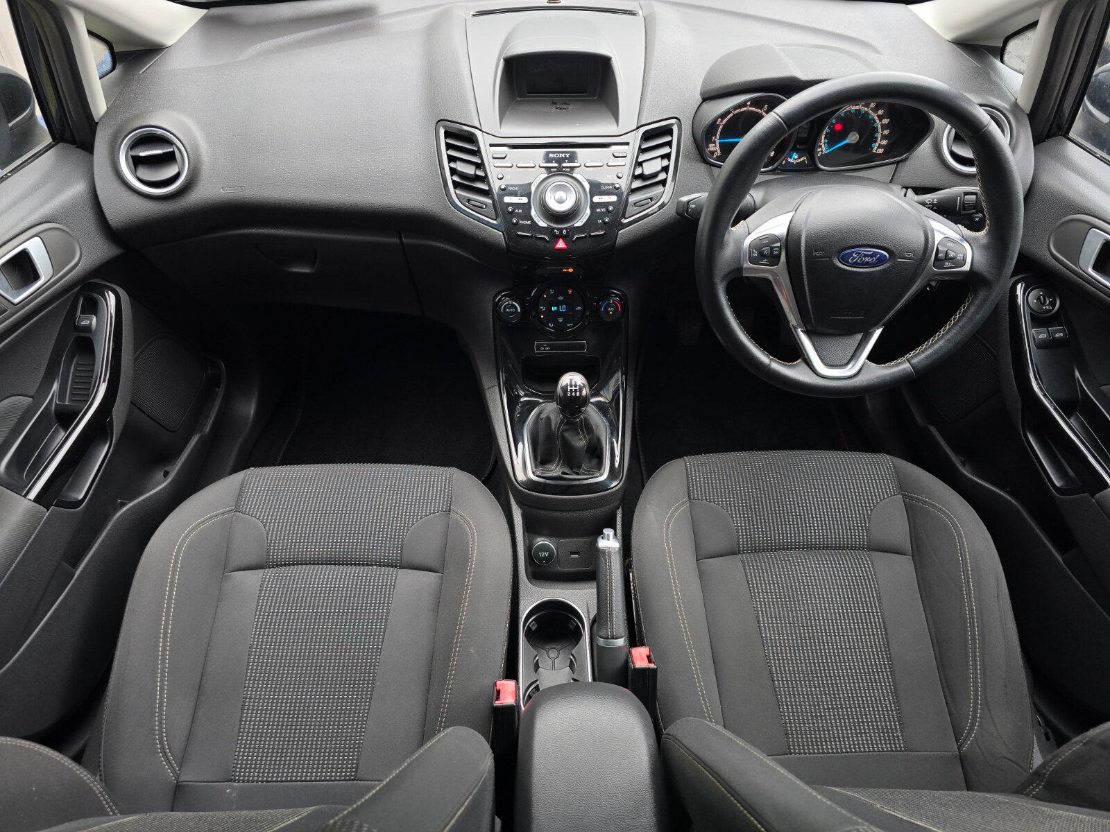 2016 Ford Fiesta TITANIUM 1.0 Petrol - Image 11