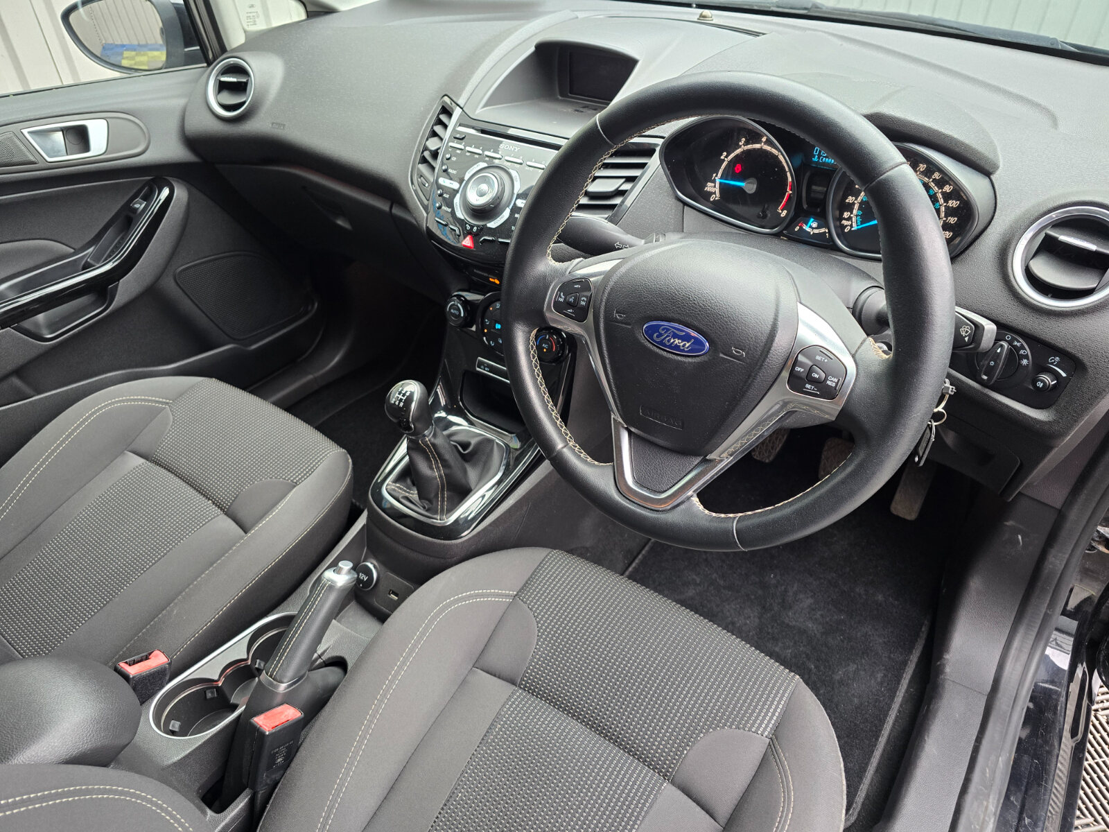 2016 Ford Fiesta TITANIUM 1.0 Petrol - Image 13