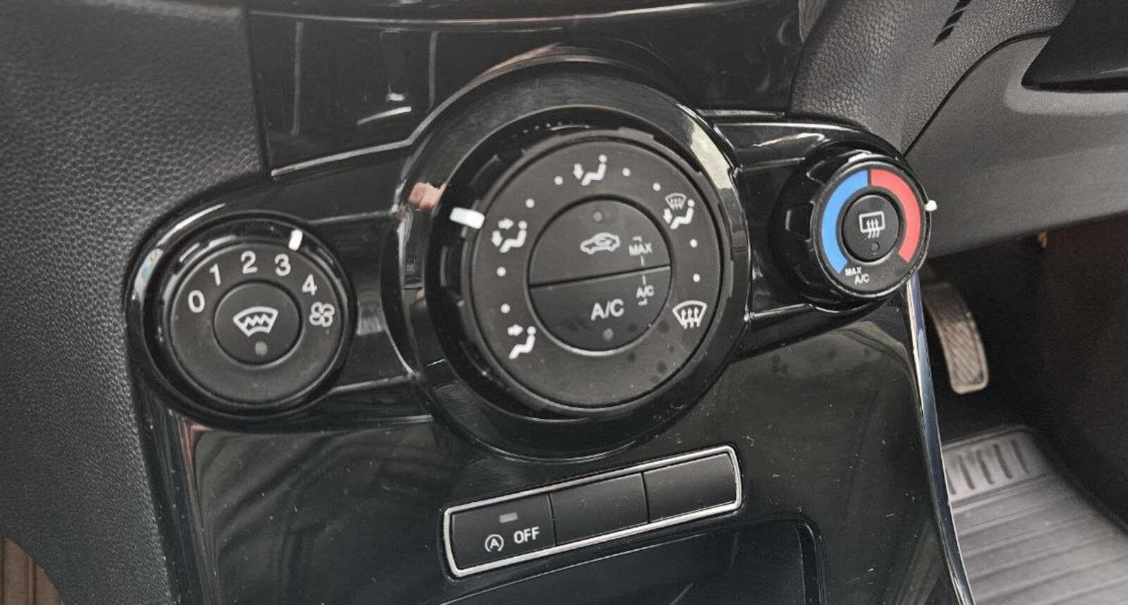 2017  Ford Fiesta 1.0 Petrol ZETEC - Image 14