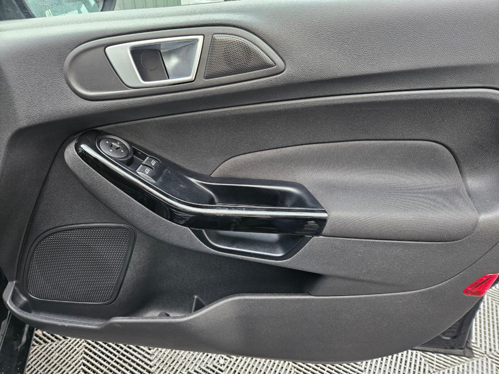 2017  Ford Fiesta 1.0 Petrol ZETEC - Image 19