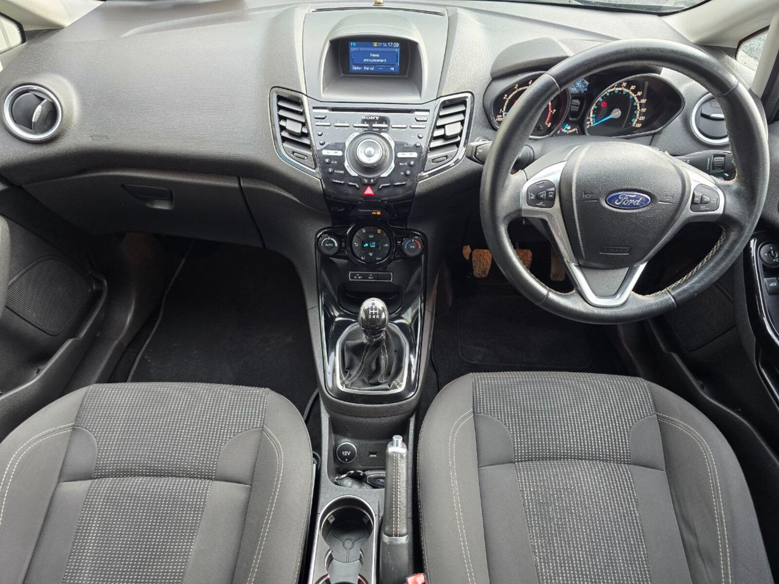 2017 Ford Fiesta TITANIUM 1.0 Petrol - Image 12