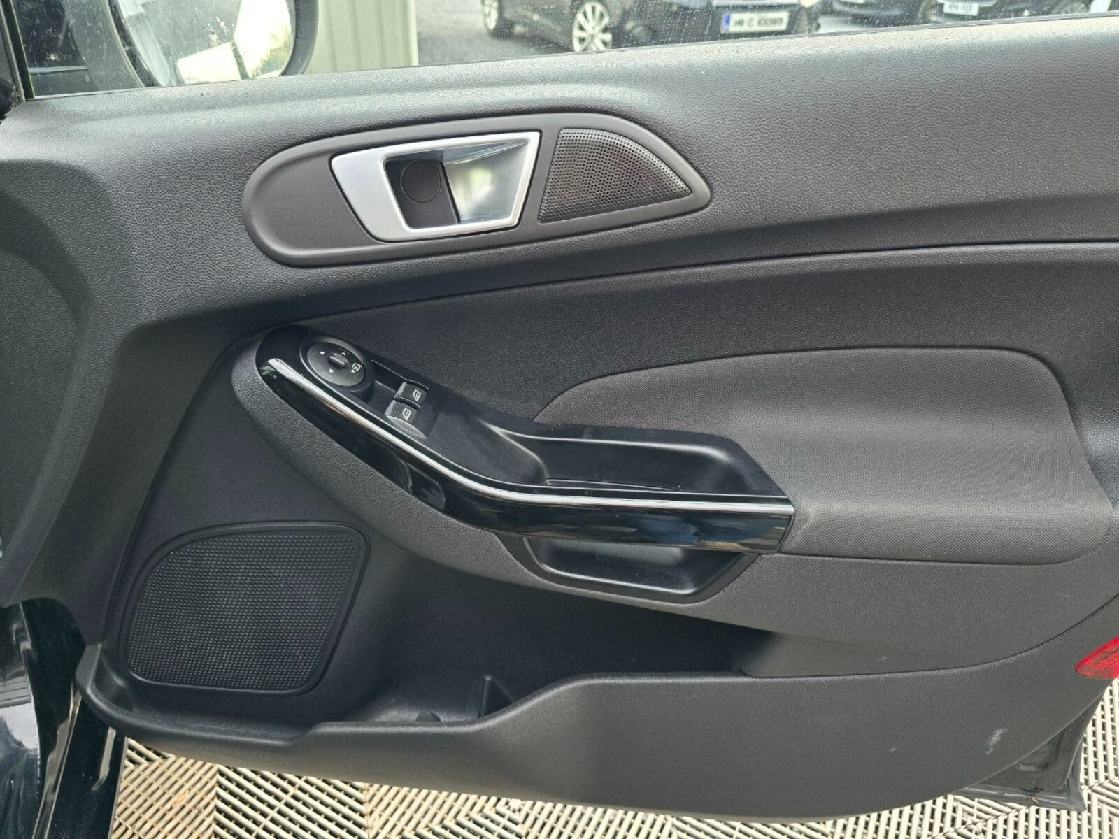 2017 Ford Fiesta TITANIUM 1.0 Petrol - Image 17