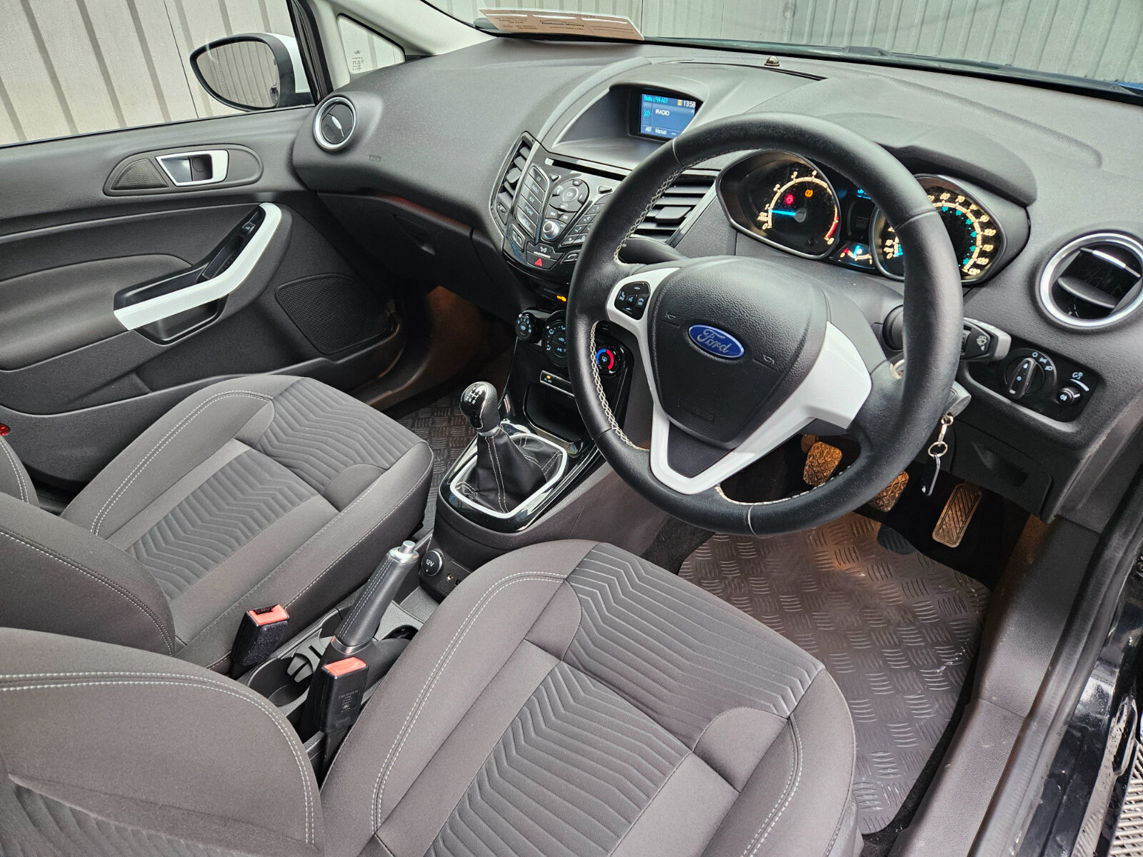 2016 Ford Fiesta 1.0 Petrol ZETEC - Image 10