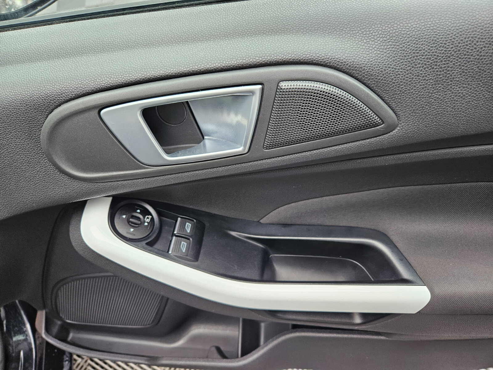 2016 Ford Fiesta 1.0 Petrol ZETEC - Image 18